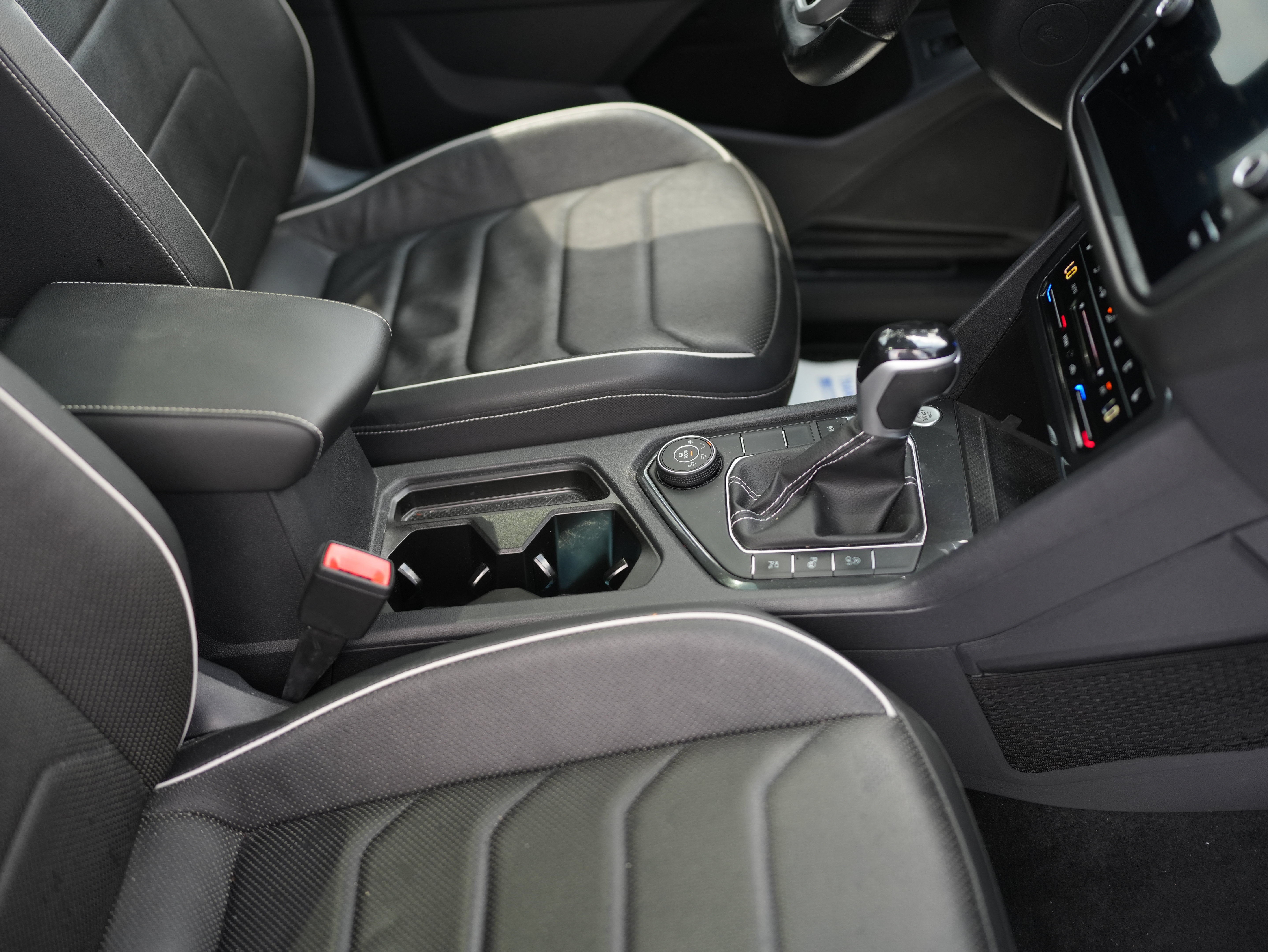2023 Volkswagen Tiguan 2.0T SEL R-Line