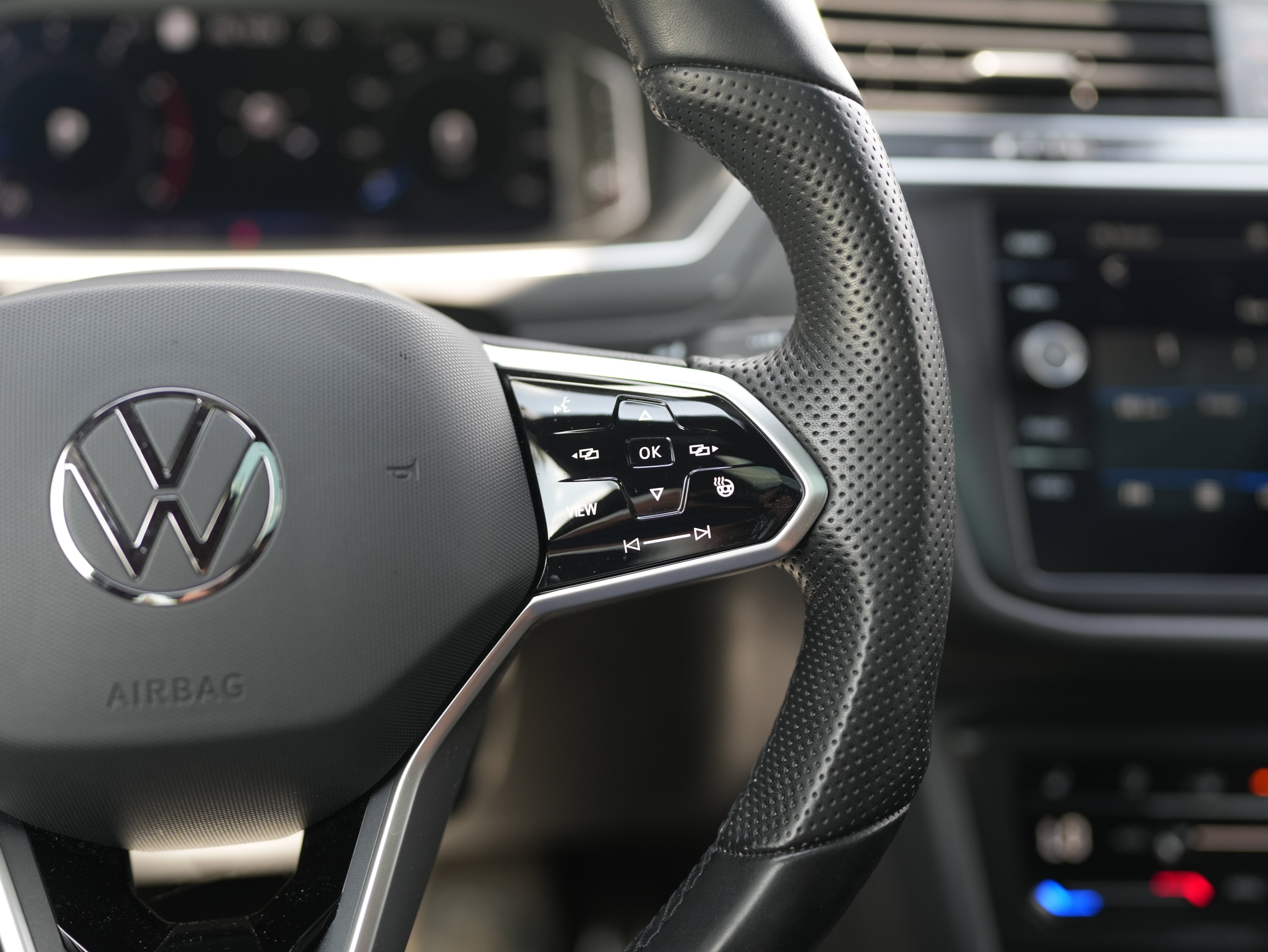 2023 Volkswagen Tiguan 2.0T SEL R-Line