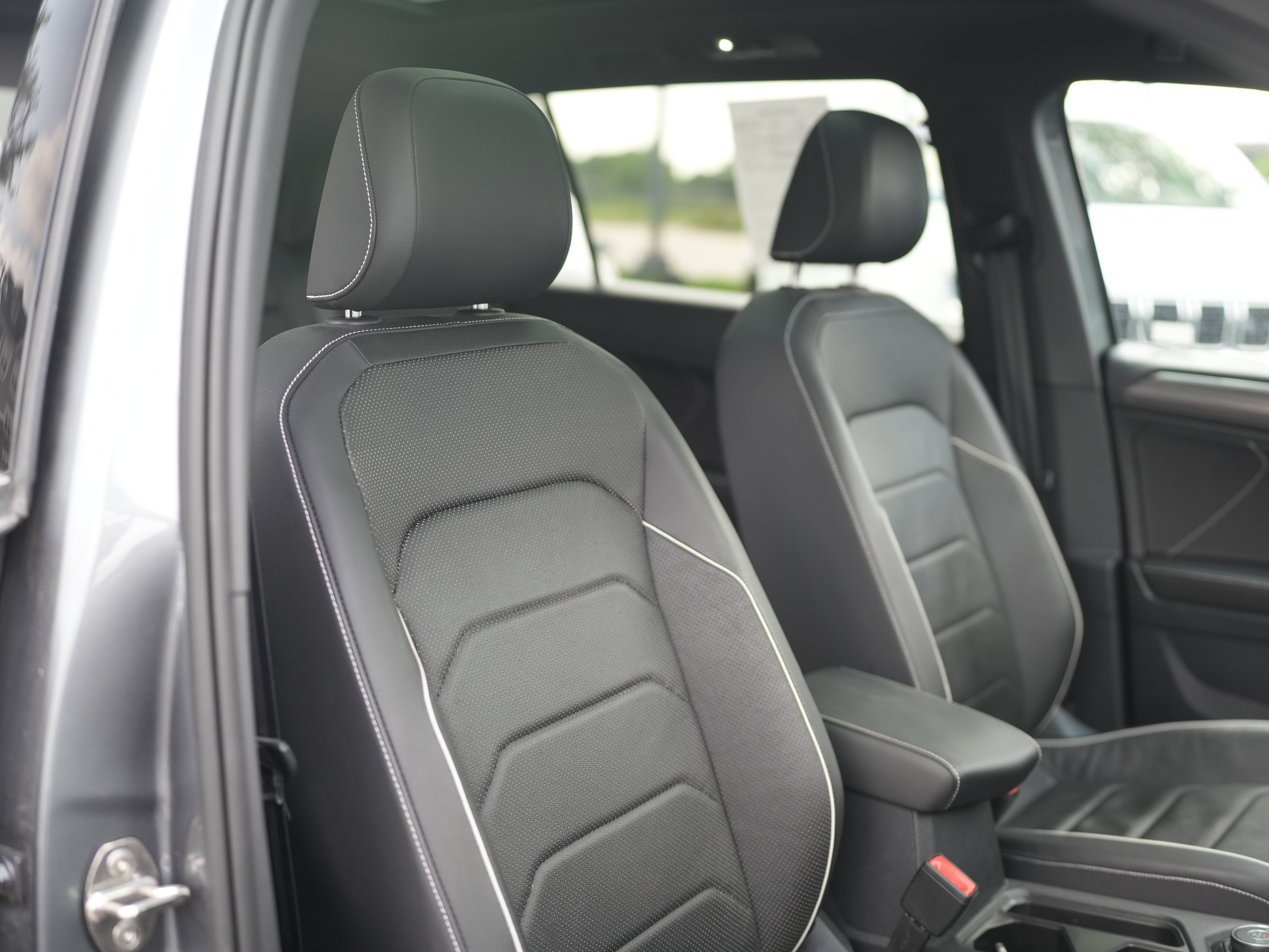 2023 Volkswagen Tiguan 2.0T SEL R-Line