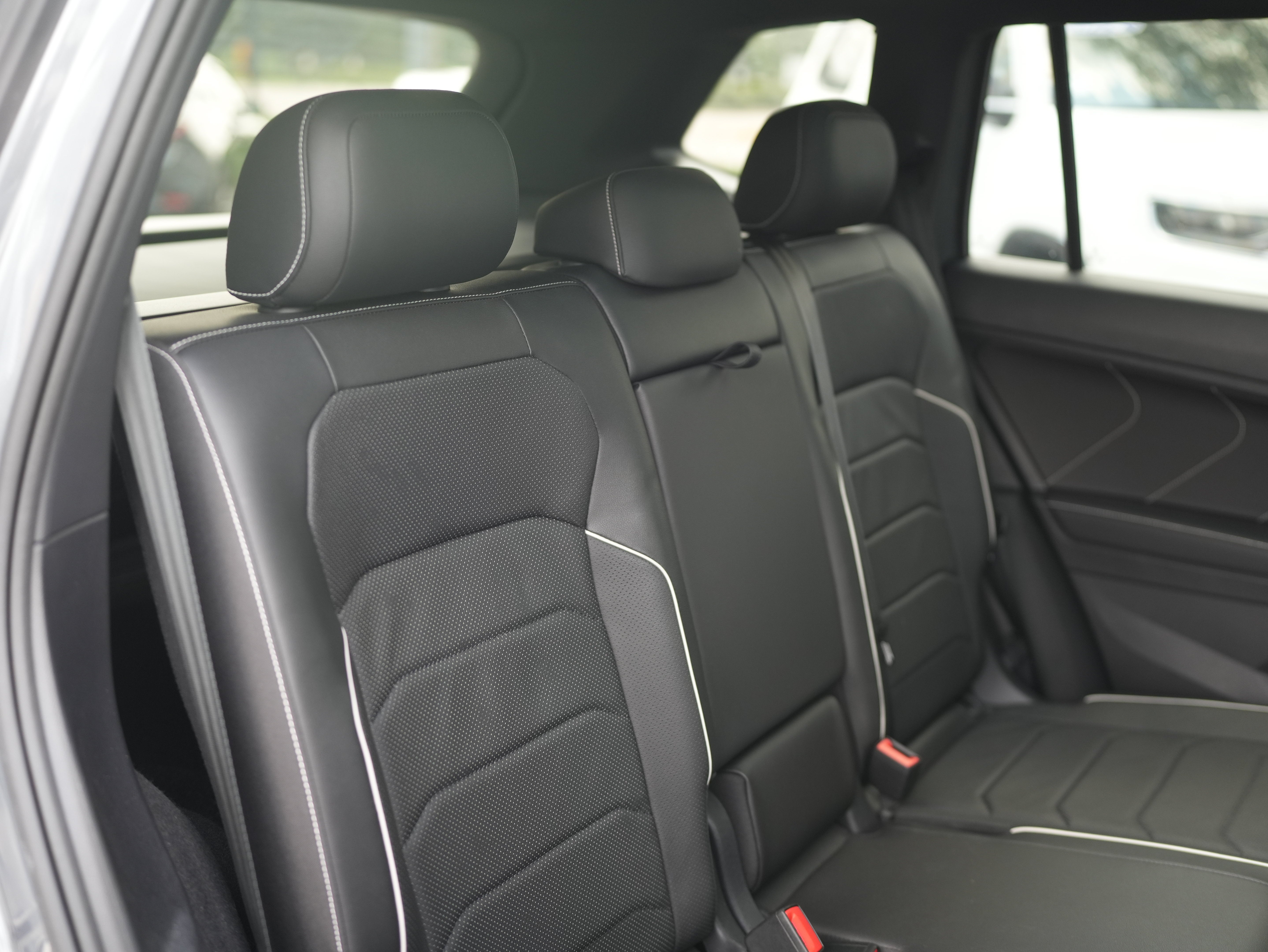 2023 Volkswagen Tiguan 2.0T SEL R-Line