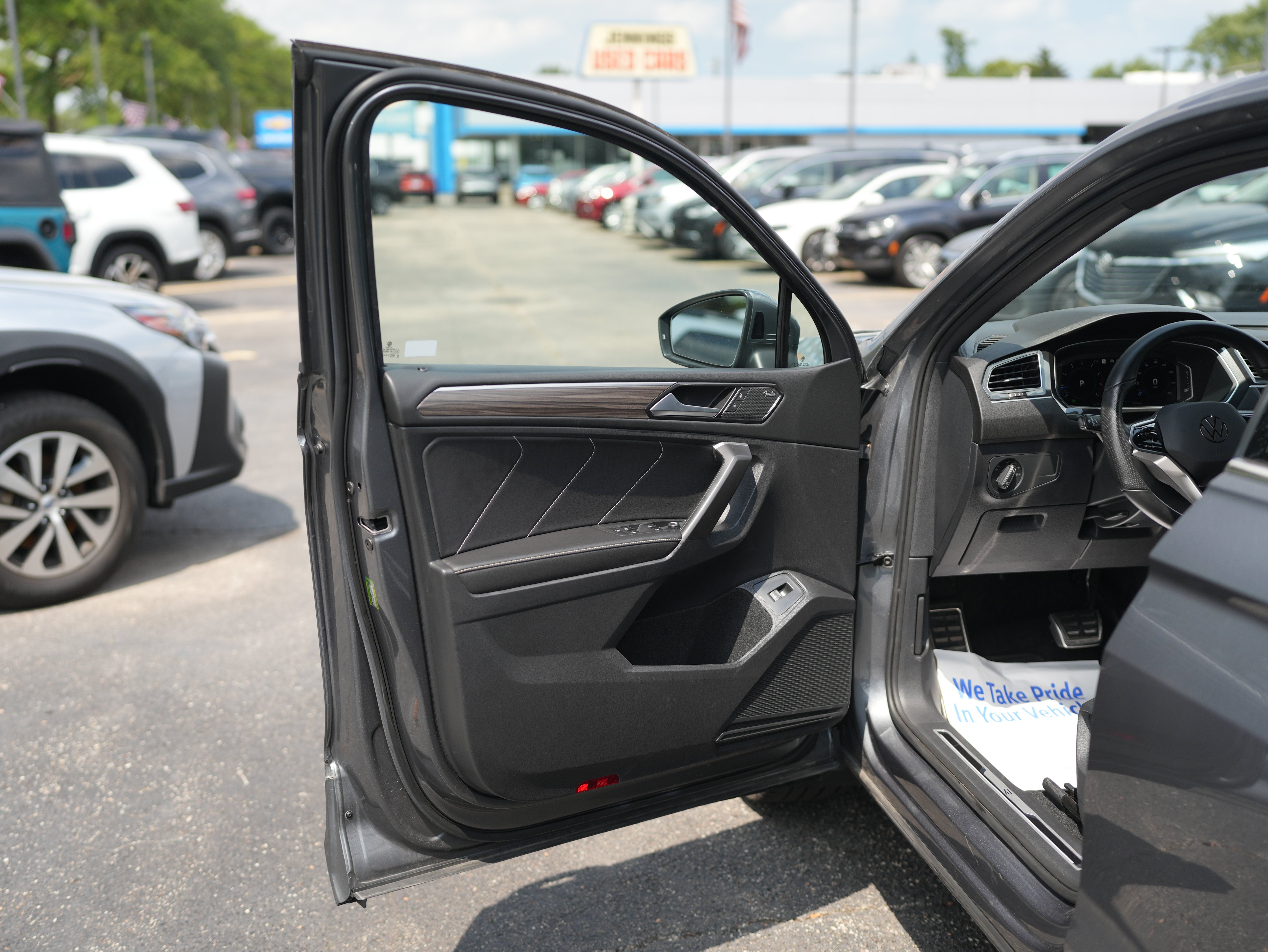 2023 Volkswagen Tiguan 2.0T SEL R-Line
