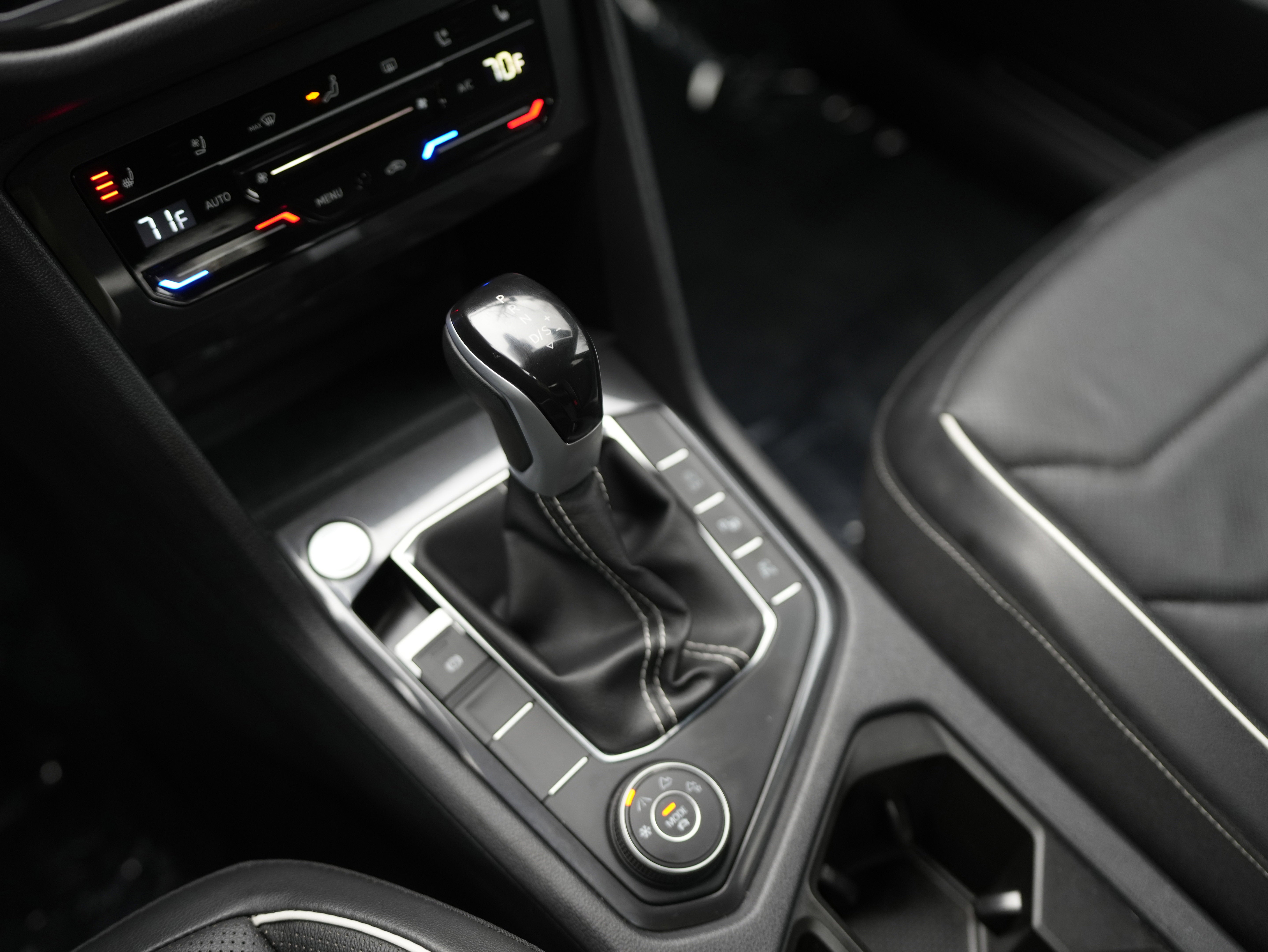 2023 Volkswagen Tiguan SEL R-Line