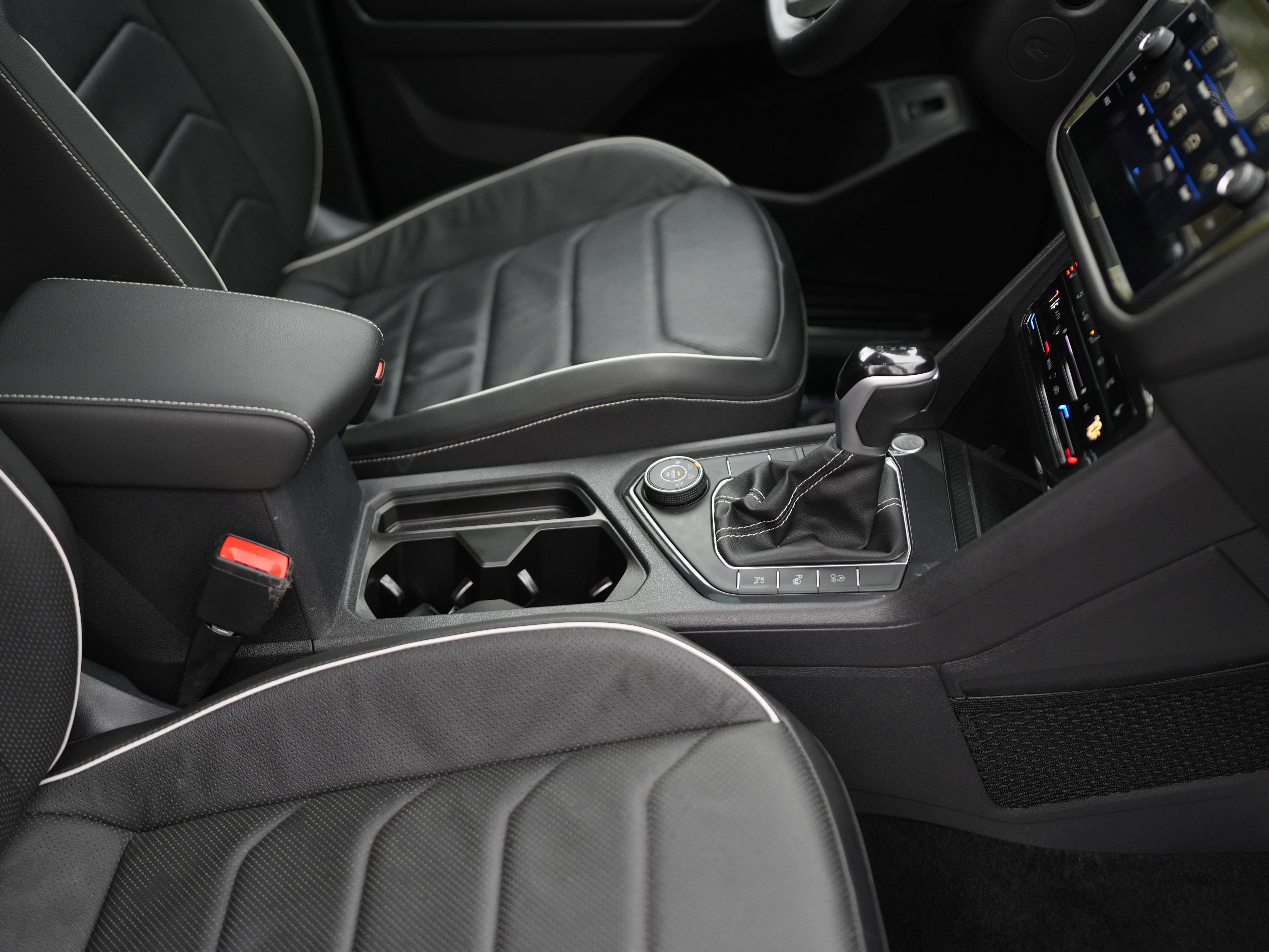 2023 Volkswagen Tiguan SEL R-Line