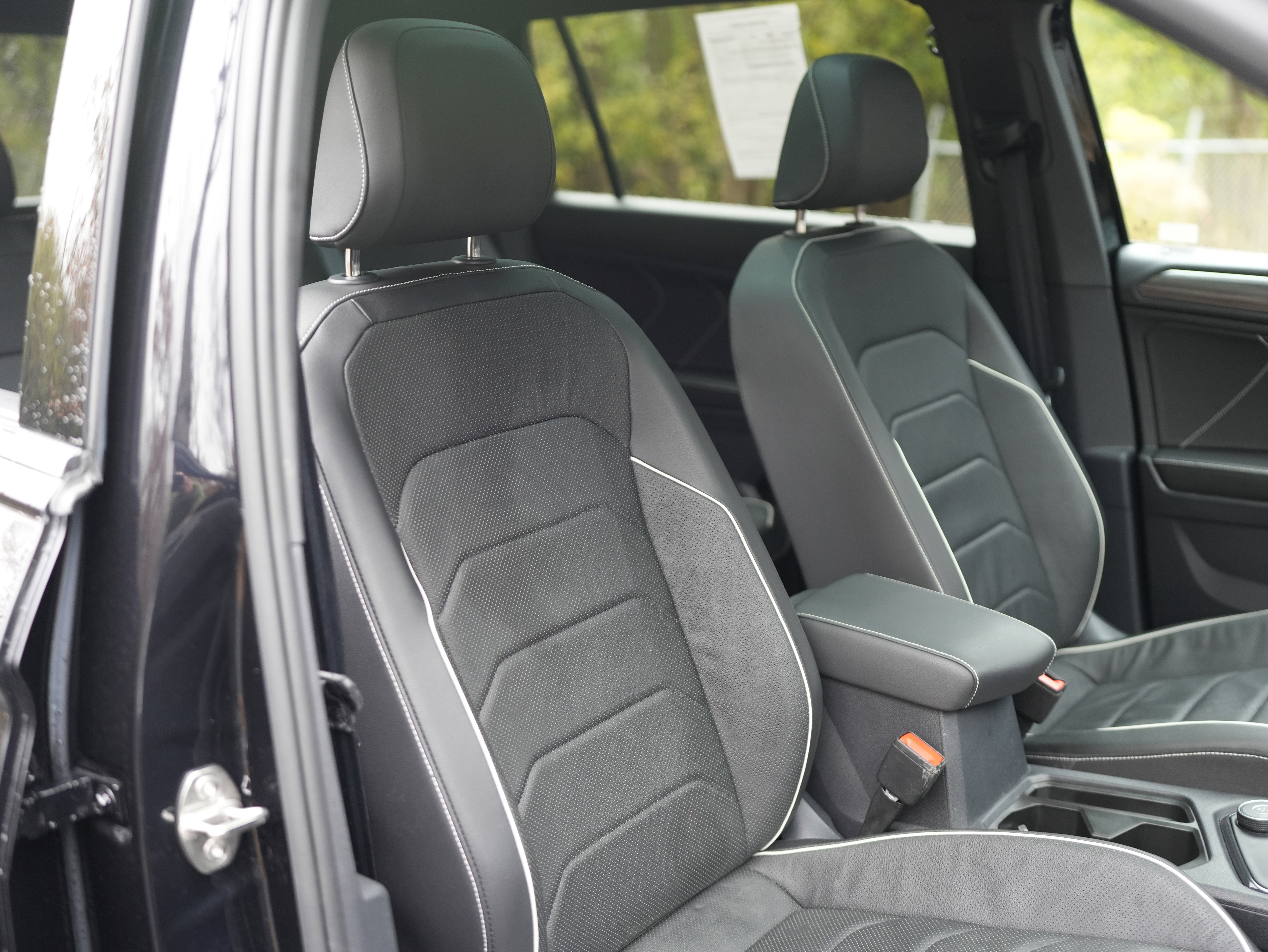 2023 Volkswagen Tiguan SEL R-Line