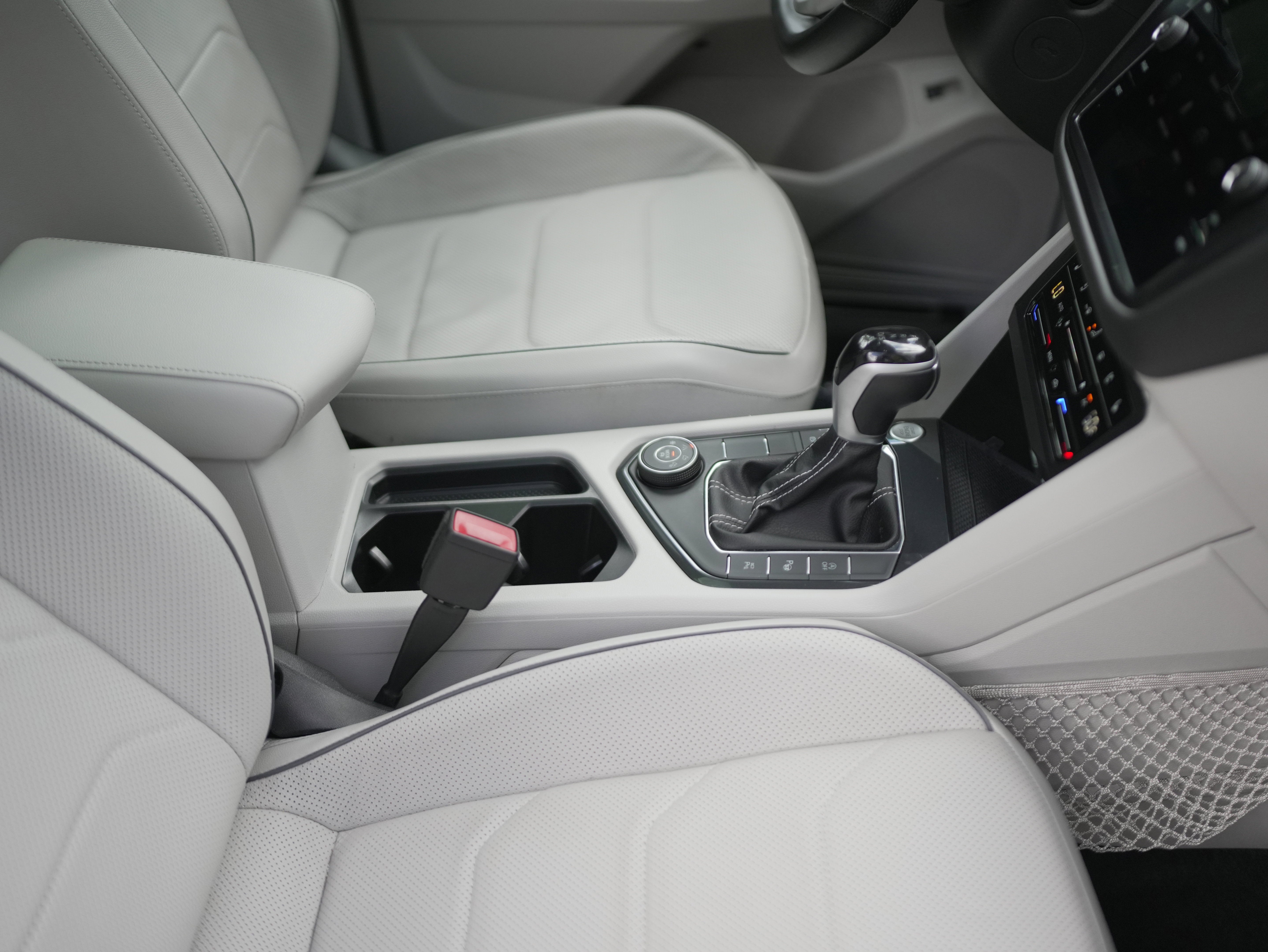 2022 Volkswagen Tiguan SEL R-Line