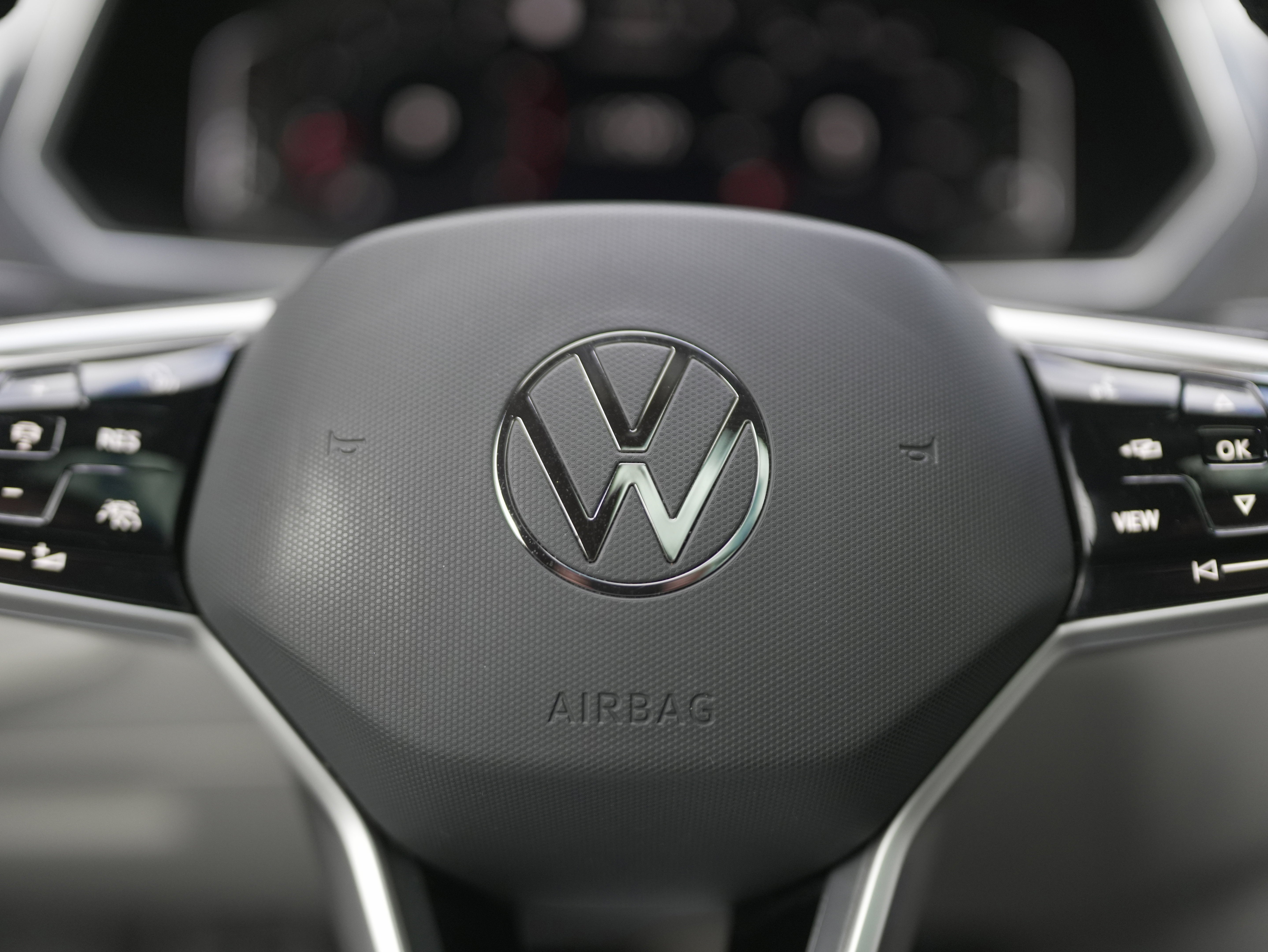 2022 Volkswagen Tiguan SEL R-Line