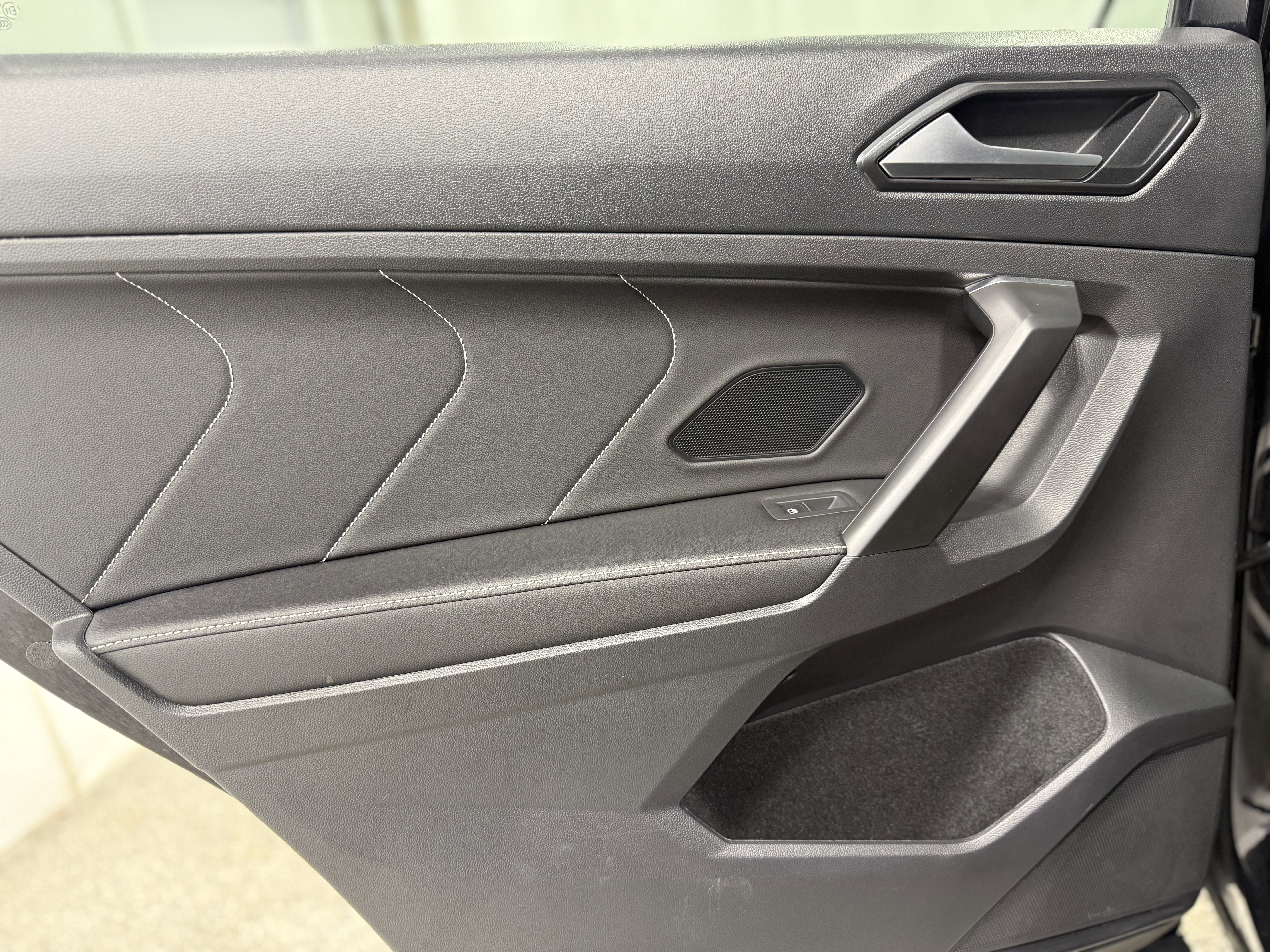 2022 Volkswagen Tiguan SEL R-Line