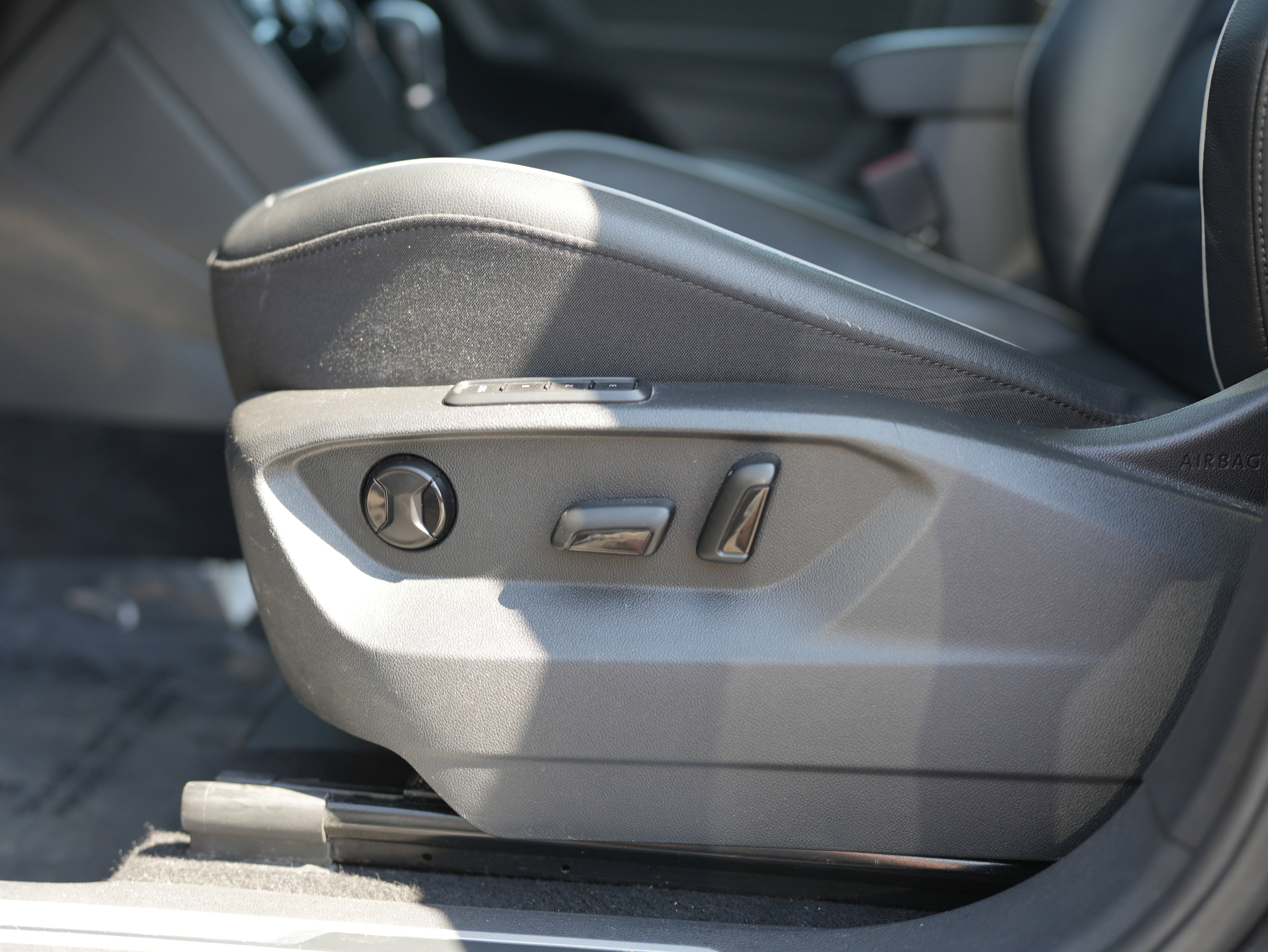 2019 Volkswagen Tiguan SEL Premium