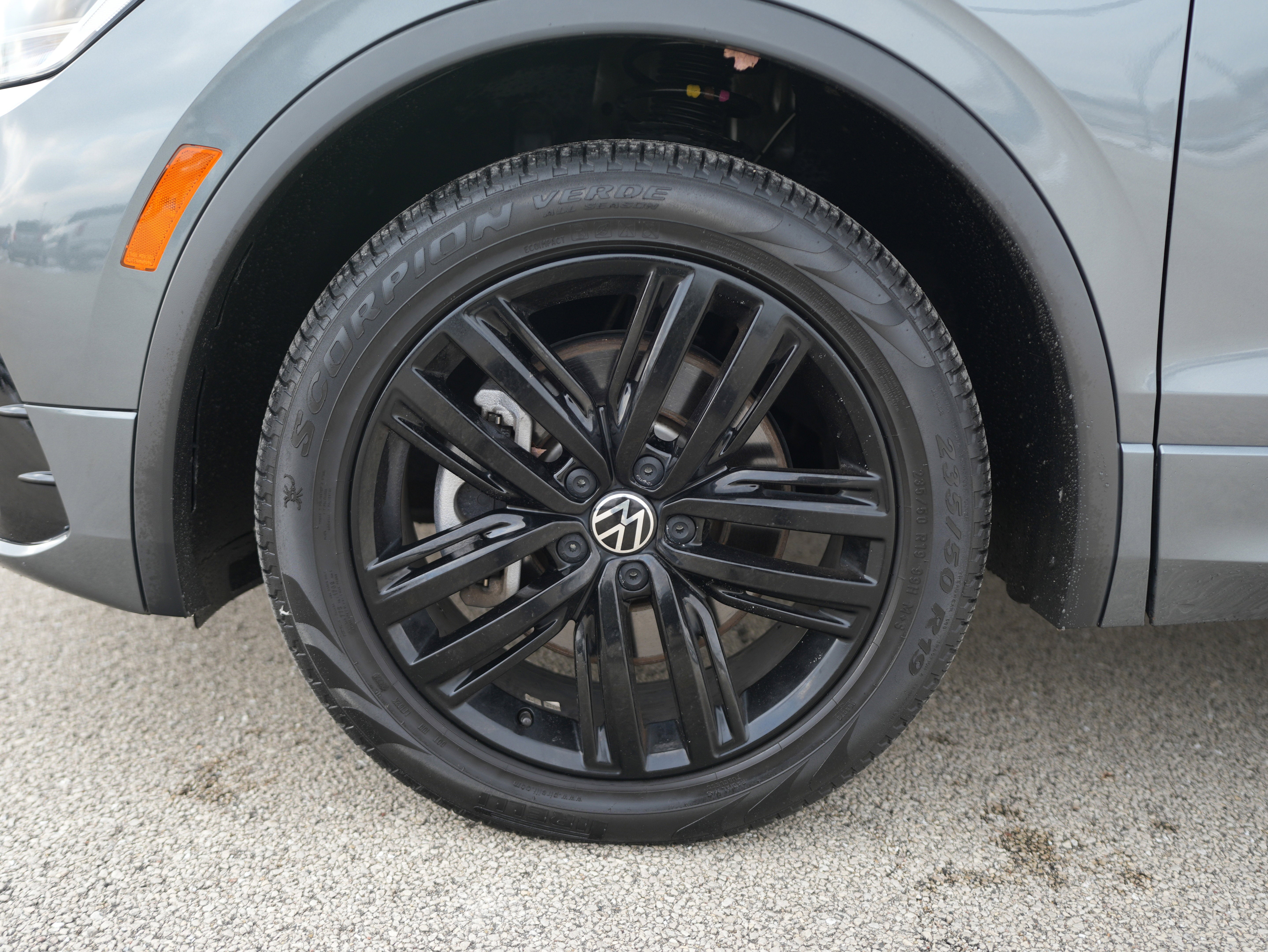 2022 Volkswagen Tiguan SE R-Line Black