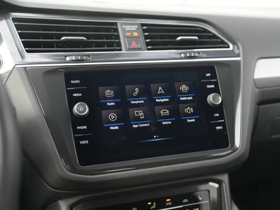 2022 Volkswagen Tiguan SE R-Line Black