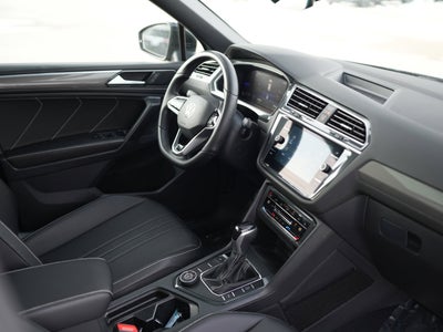 2022 Volkswagen Tiguan SE R-Line Black