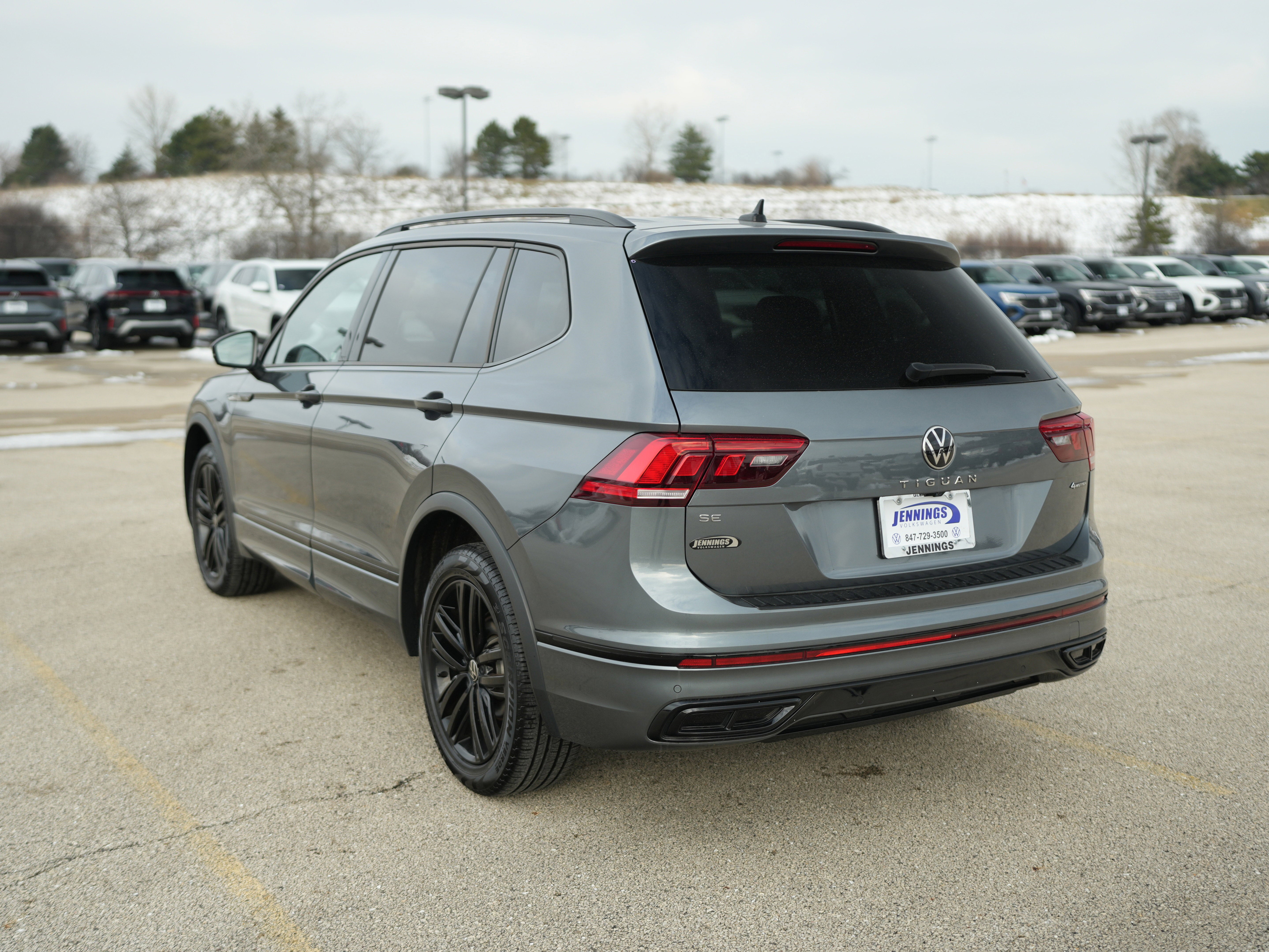 2022 Volkswagen Tiguan SE R-Line Black