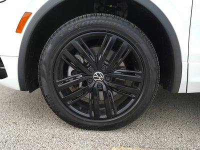 2022 Volkswagen Tiguan SE R-Line Black