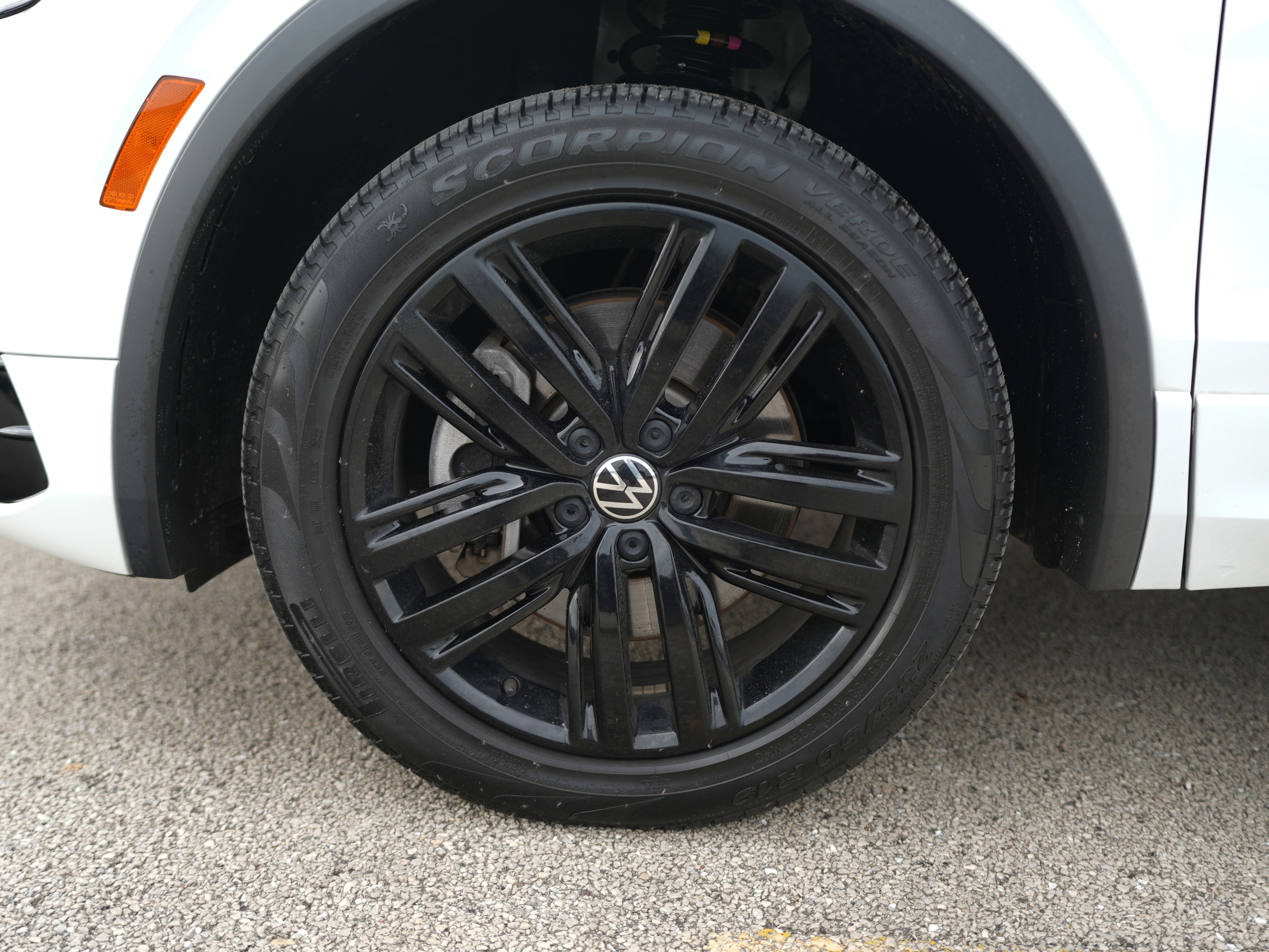 2022 Volkswagen Tiguan SE R-Line Black