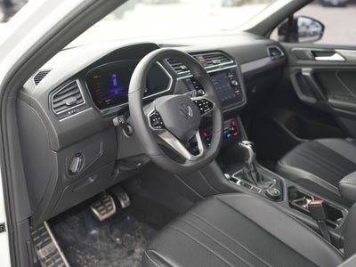 2022 Volkswagen Tiguan SE R-Line Black