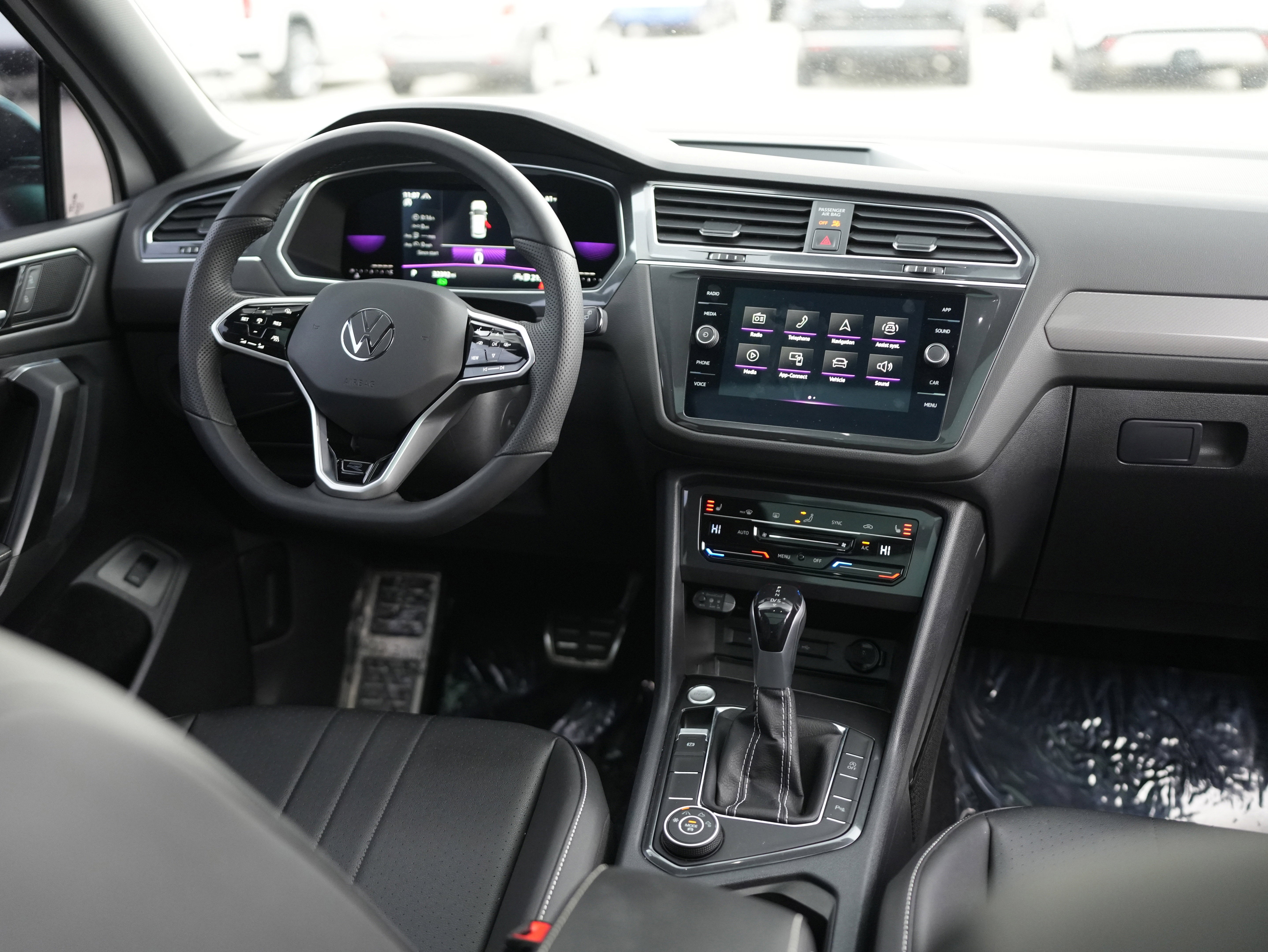 2022 Volkswagen Tiguan SE R-Line Black