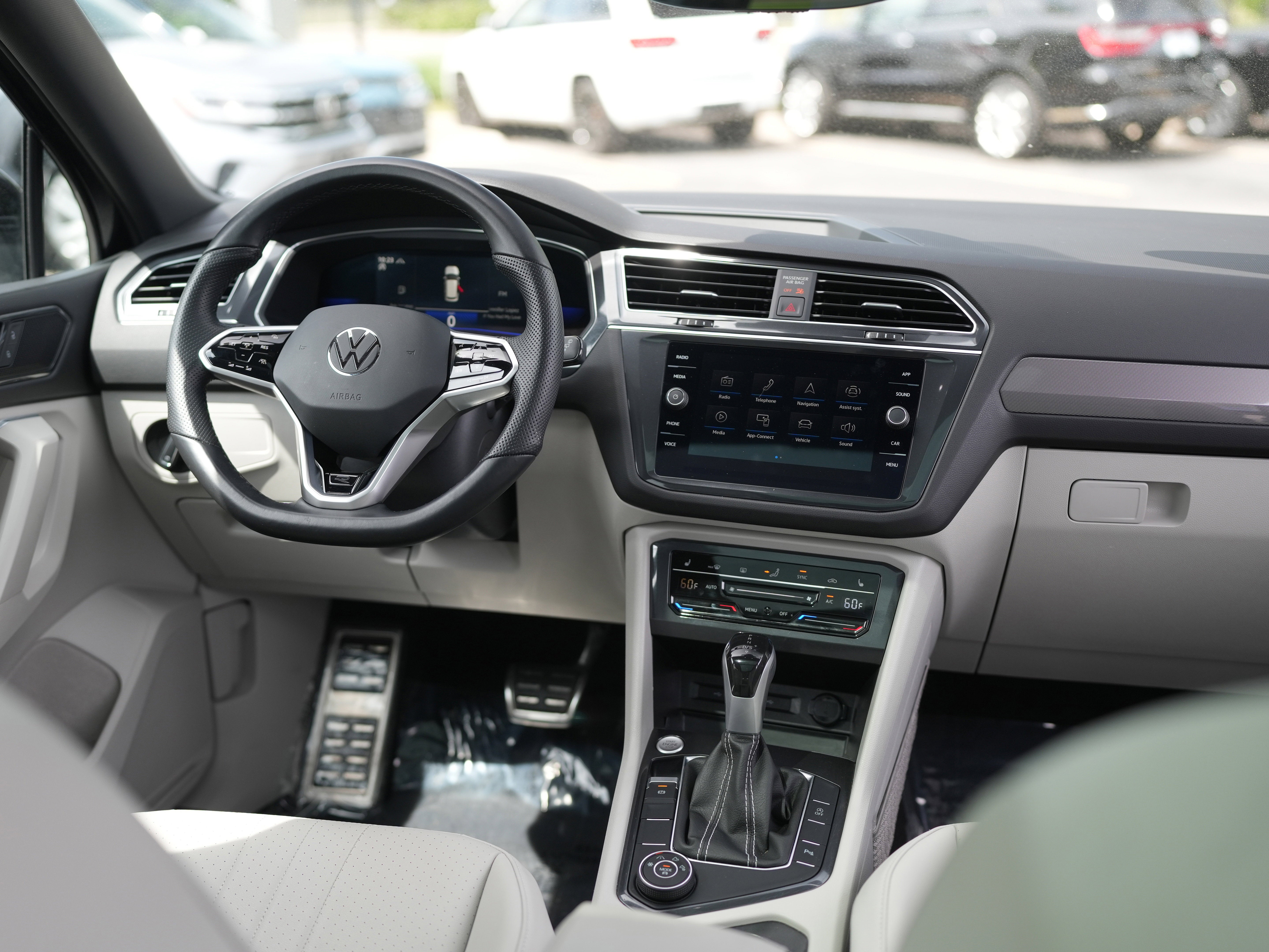 2023 Volkswagen Tiguan 2.0T SE R-Line Black