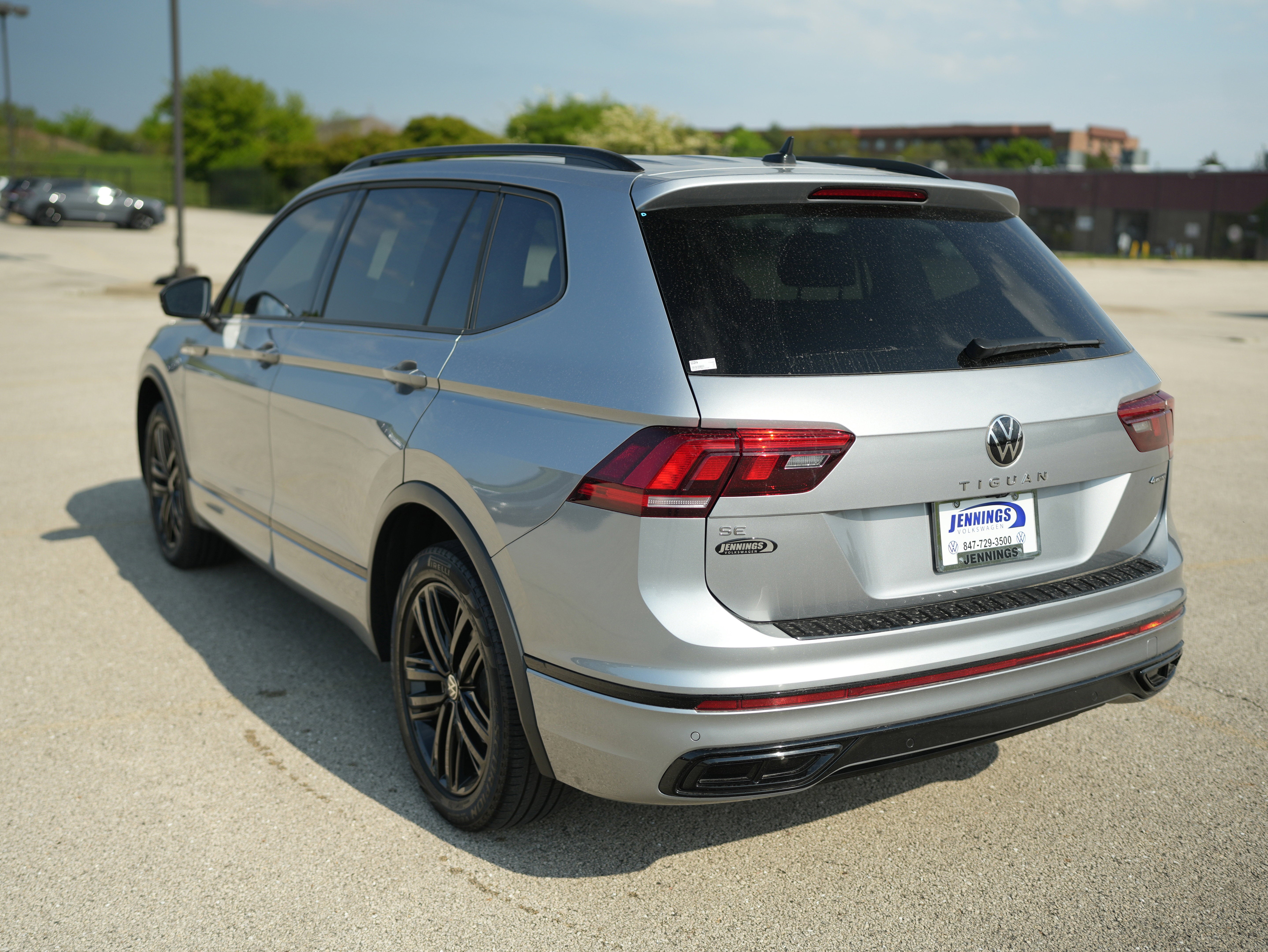 2022 Volkswagen Tiguan 2.0T SE R-Line Black