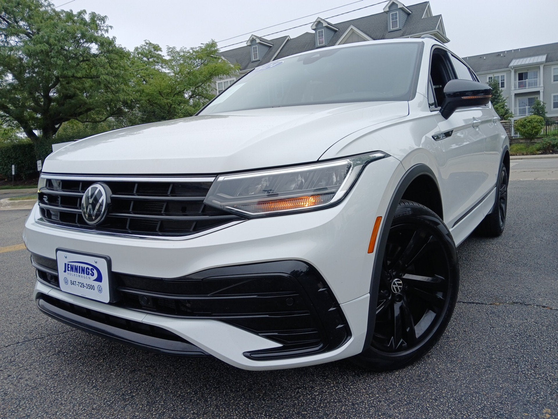 2024 Volkswagen Tiguan 2.0T SE R-Line Black
