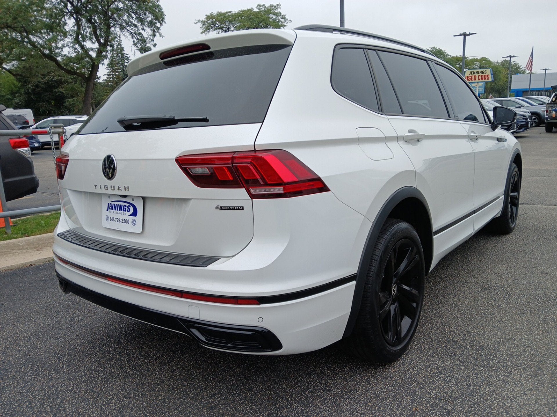 2024 Volkswagen Tiguan 2.0T SE R-Line Black