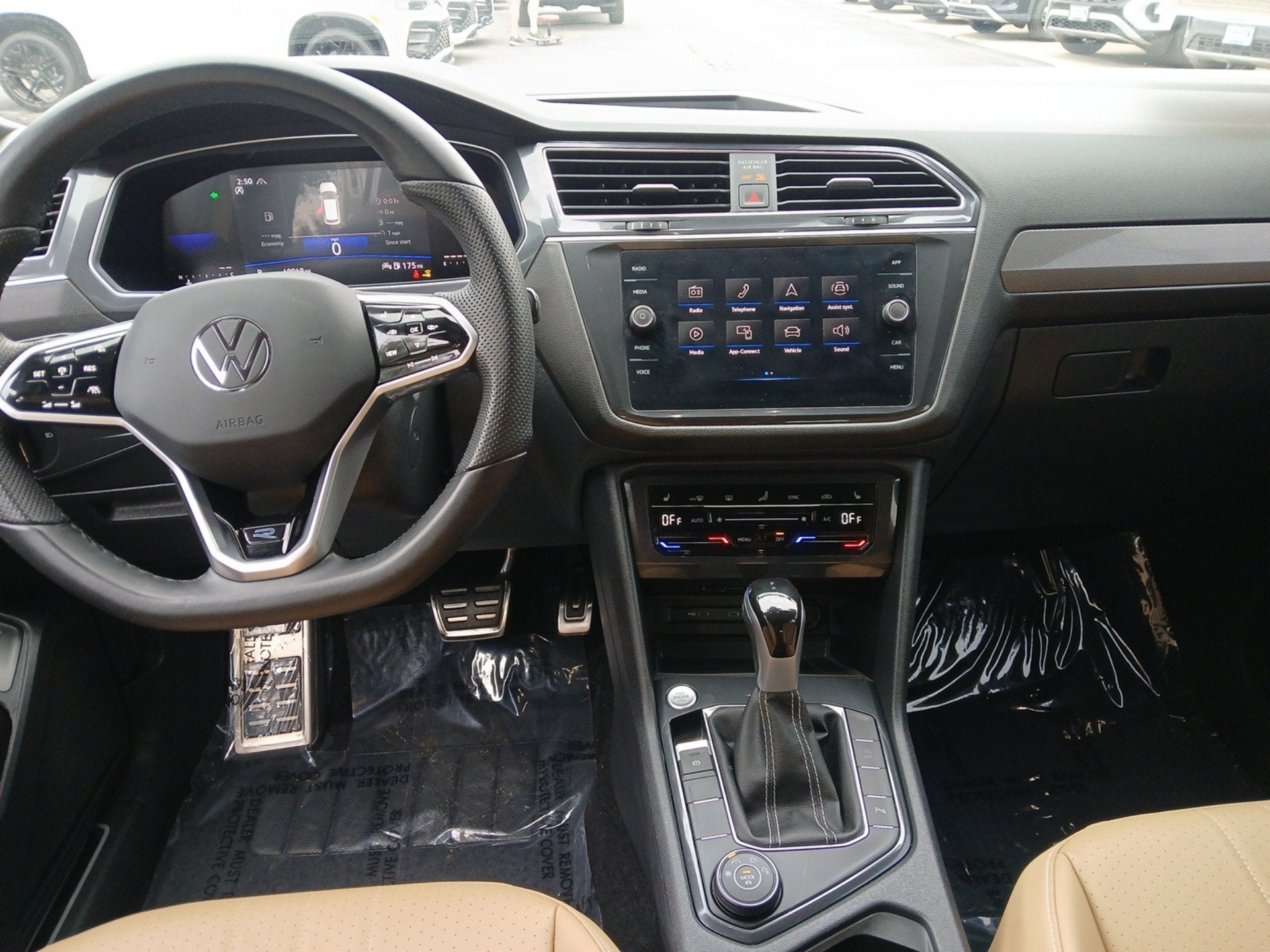 2024 Volkswagen Tiguan 2.0T SE R-Line Black