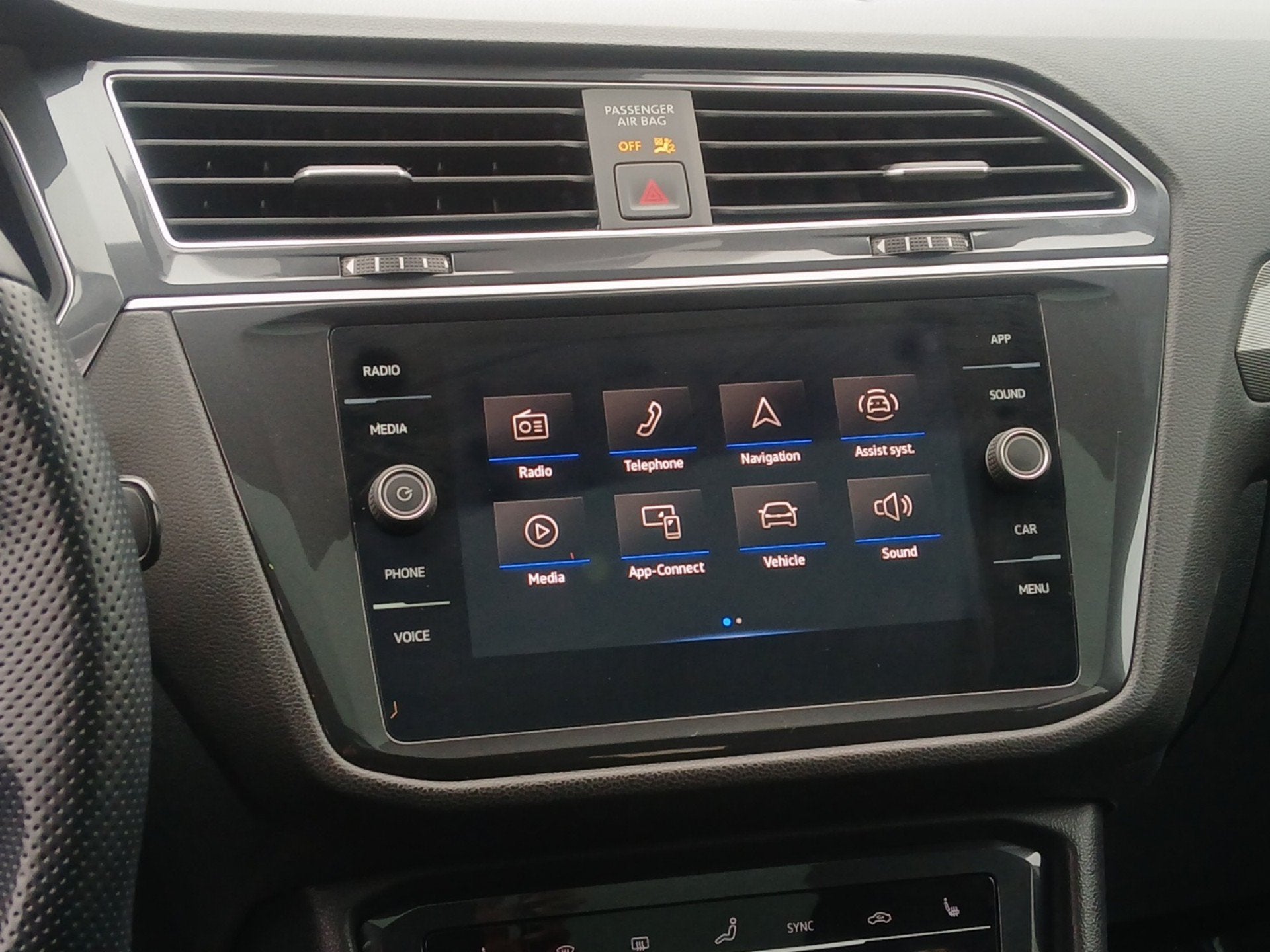 2024 Volkswagen Tiguan 2.0T SE R-Line Black