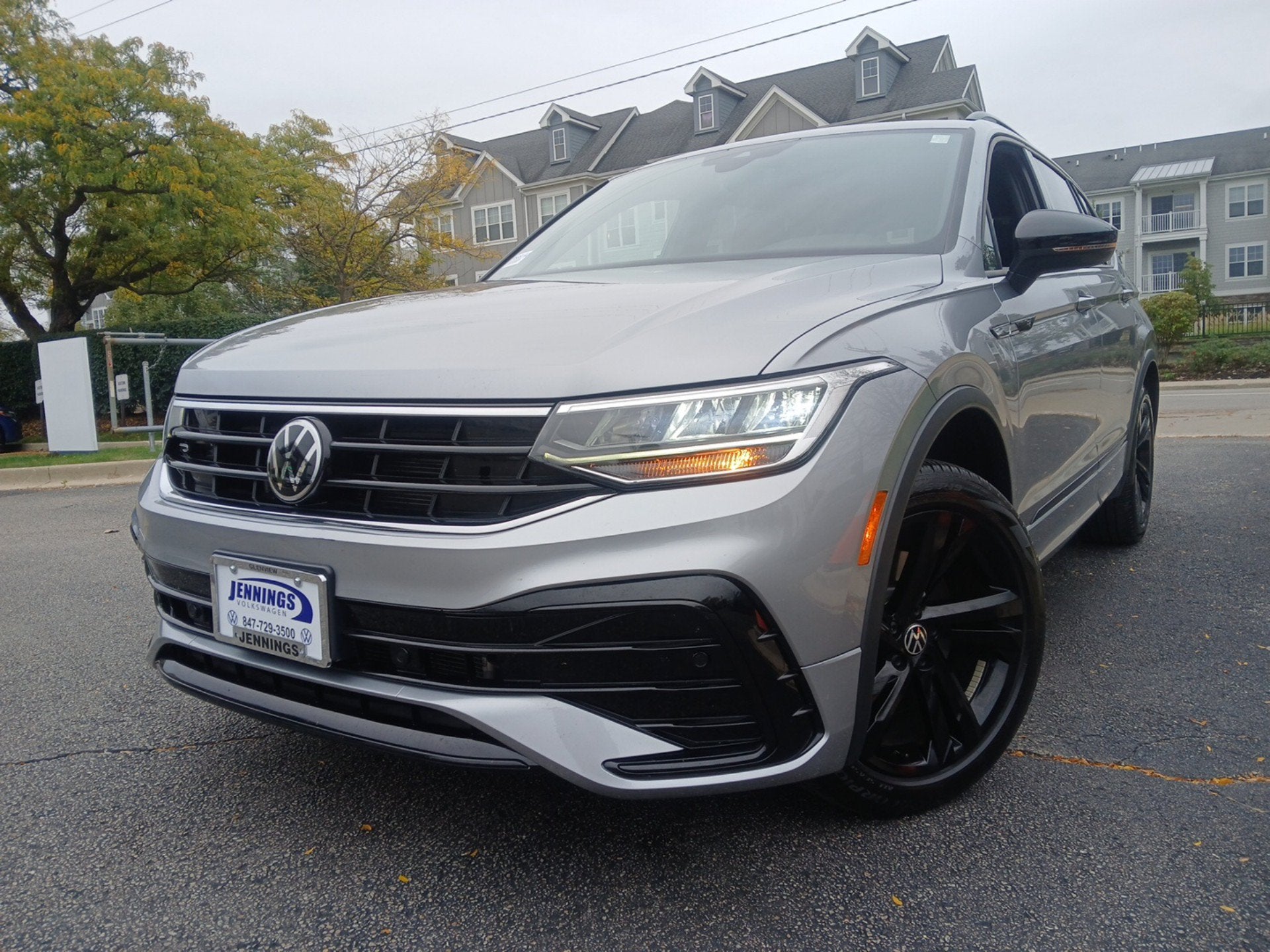 2024 Volkswagen Tiguan 2.0T SE R-Line Black