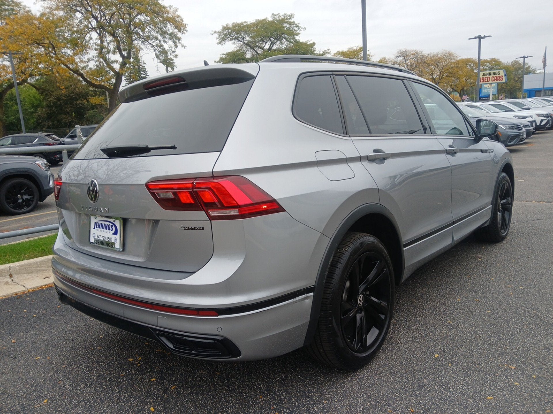 2024 Volkswagen Tiguan 2.0T SE R-Line Black