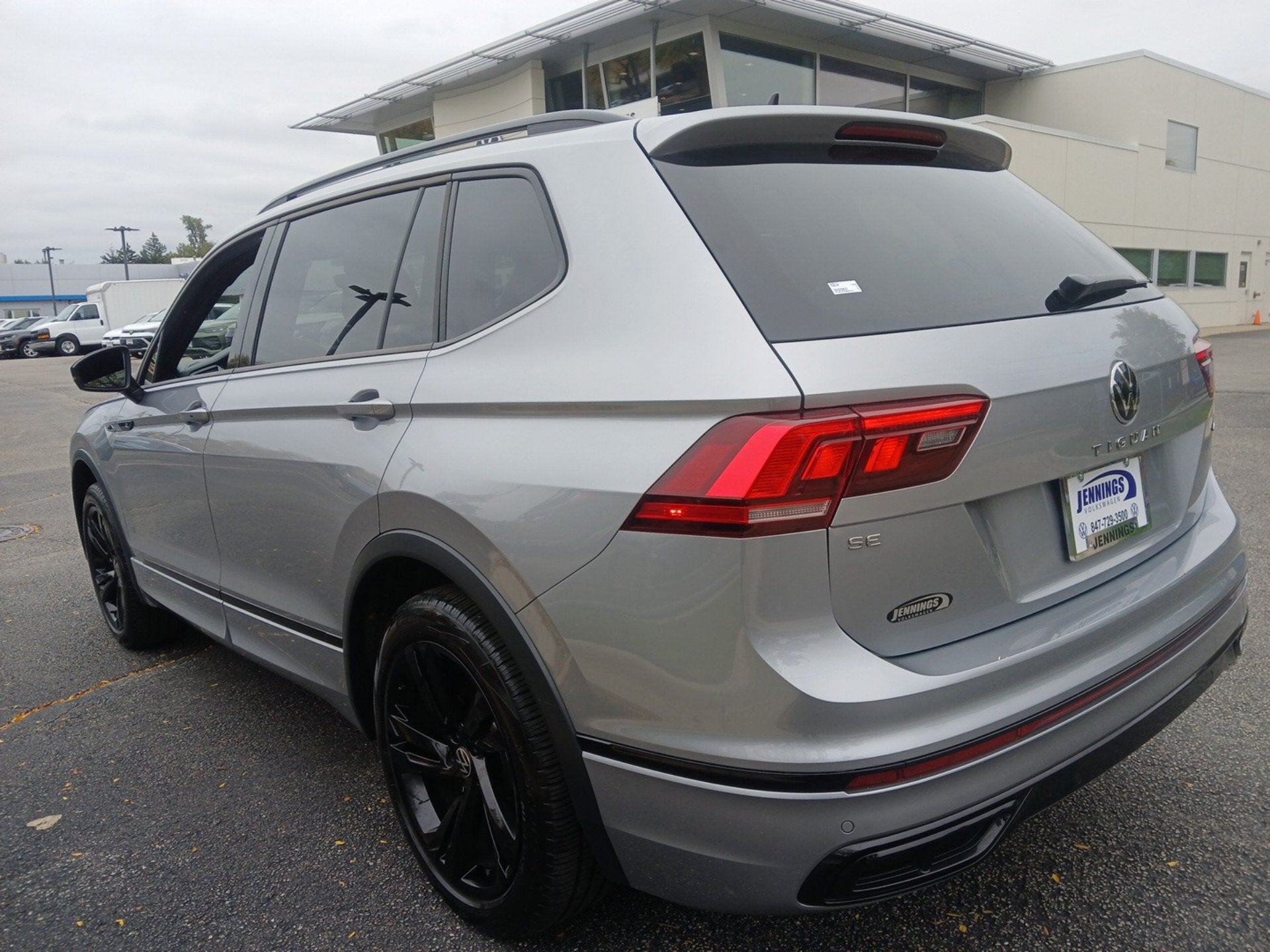 2024 Volkswagen Tiguan 2.0T SE R-Line Black