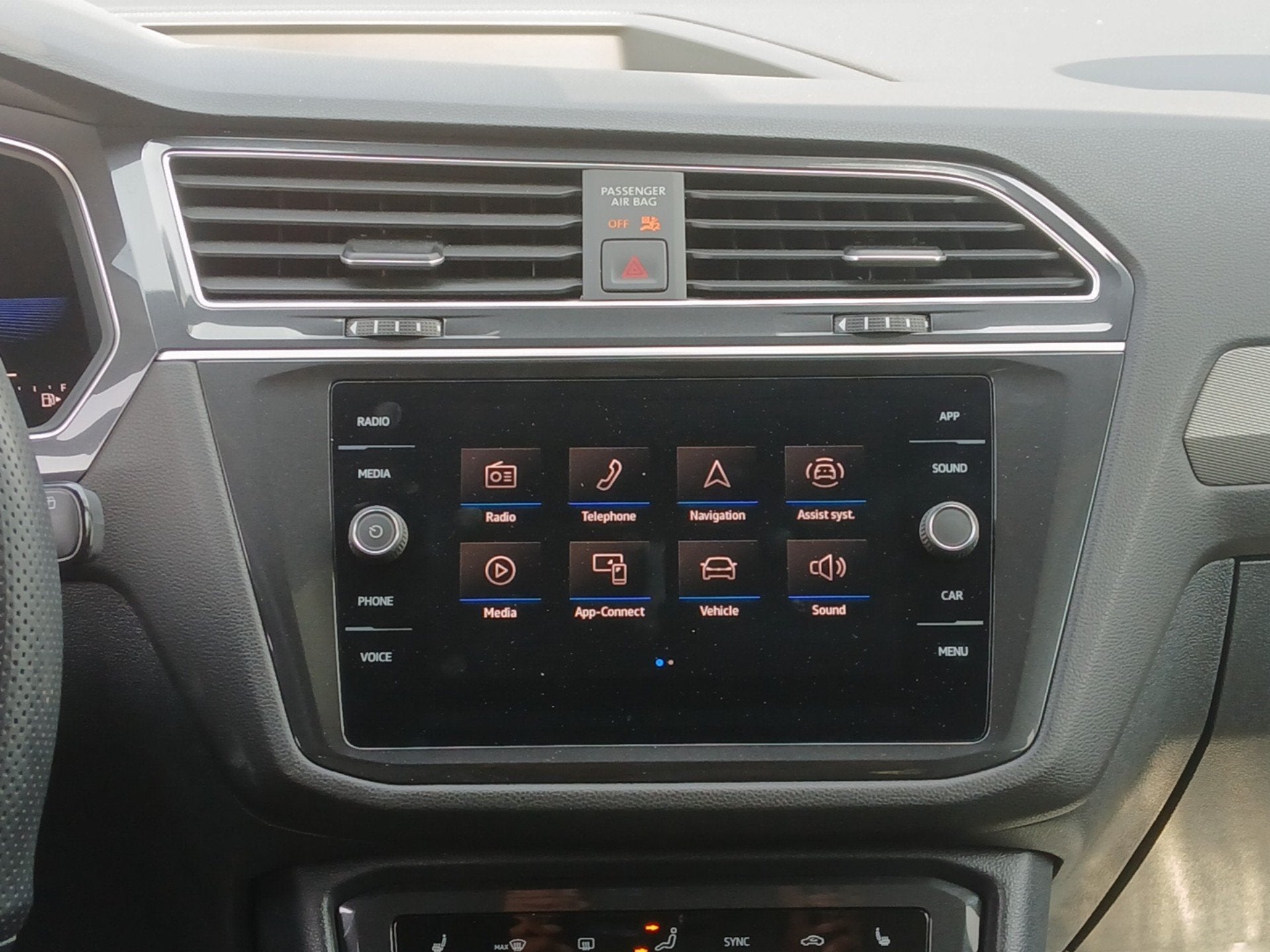 2024 Volkswagen Tiguan 2.0T SE R-Line Black