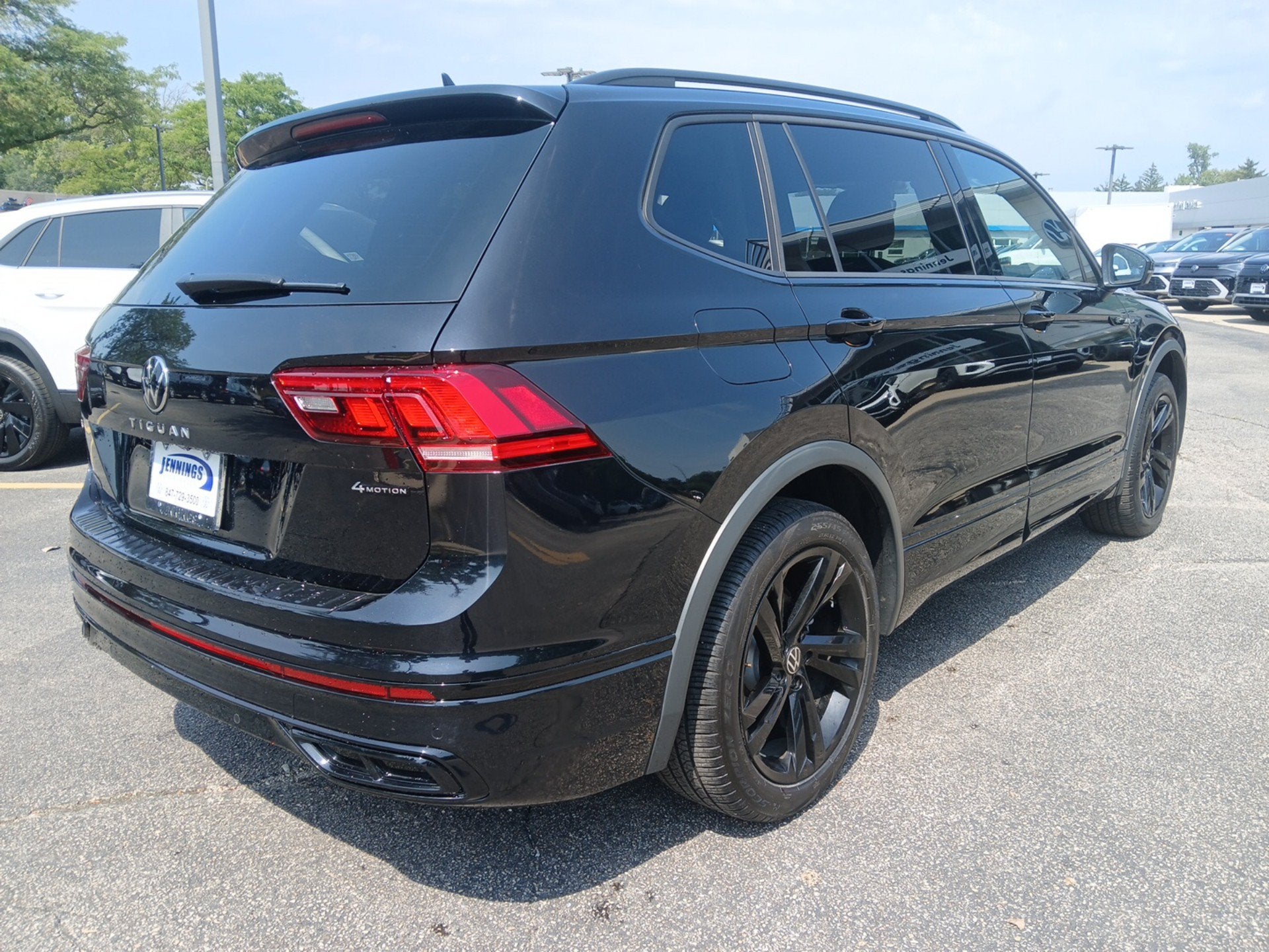 2024 Volkswagen Tiguan 2.0T SE R-Line Black