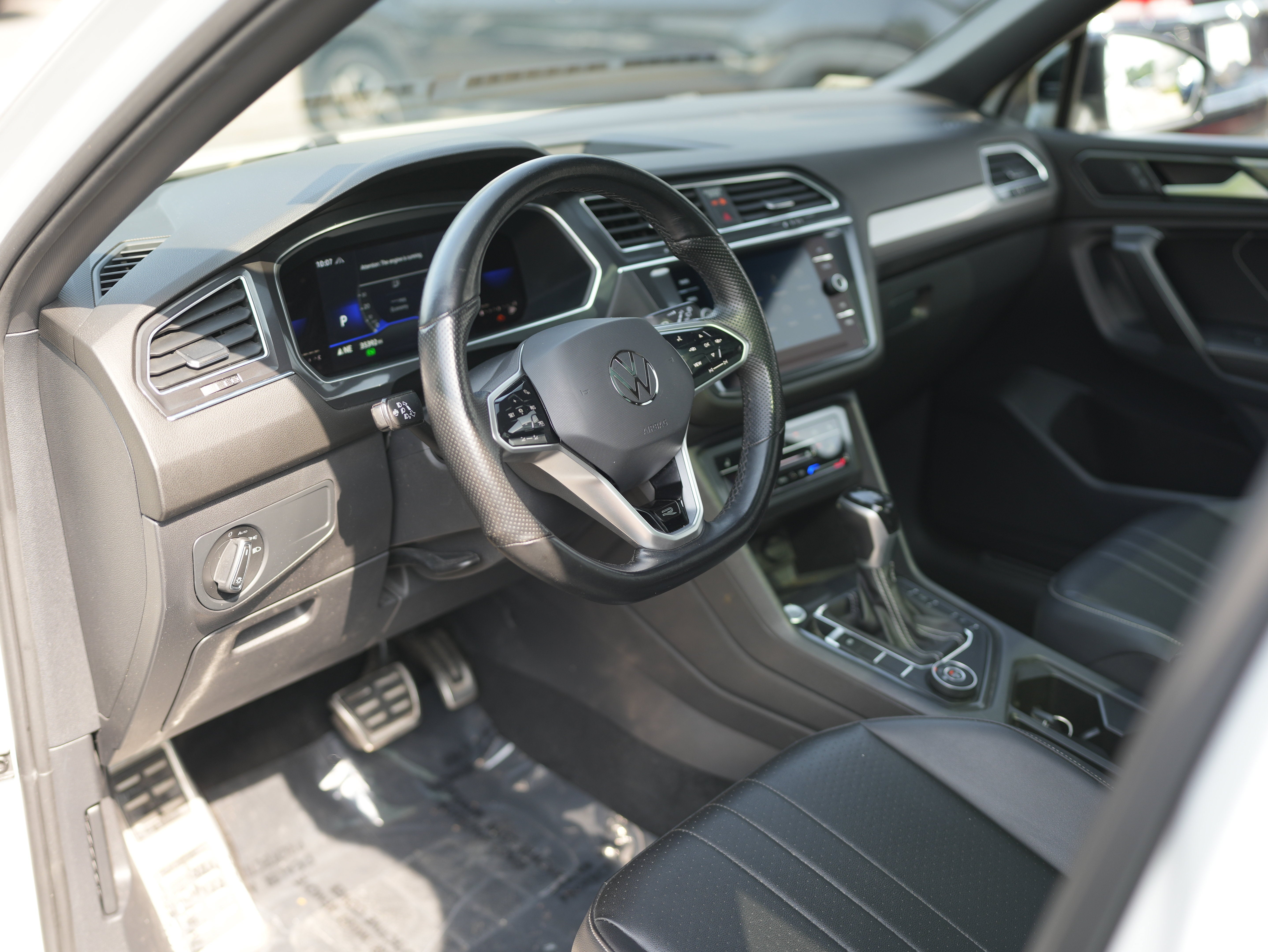 2022 Volkswagen Tiguan 2.0T SE R-Line Black