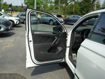 2022 Volkswagen Tiguan 2.0T SE R-Line Black