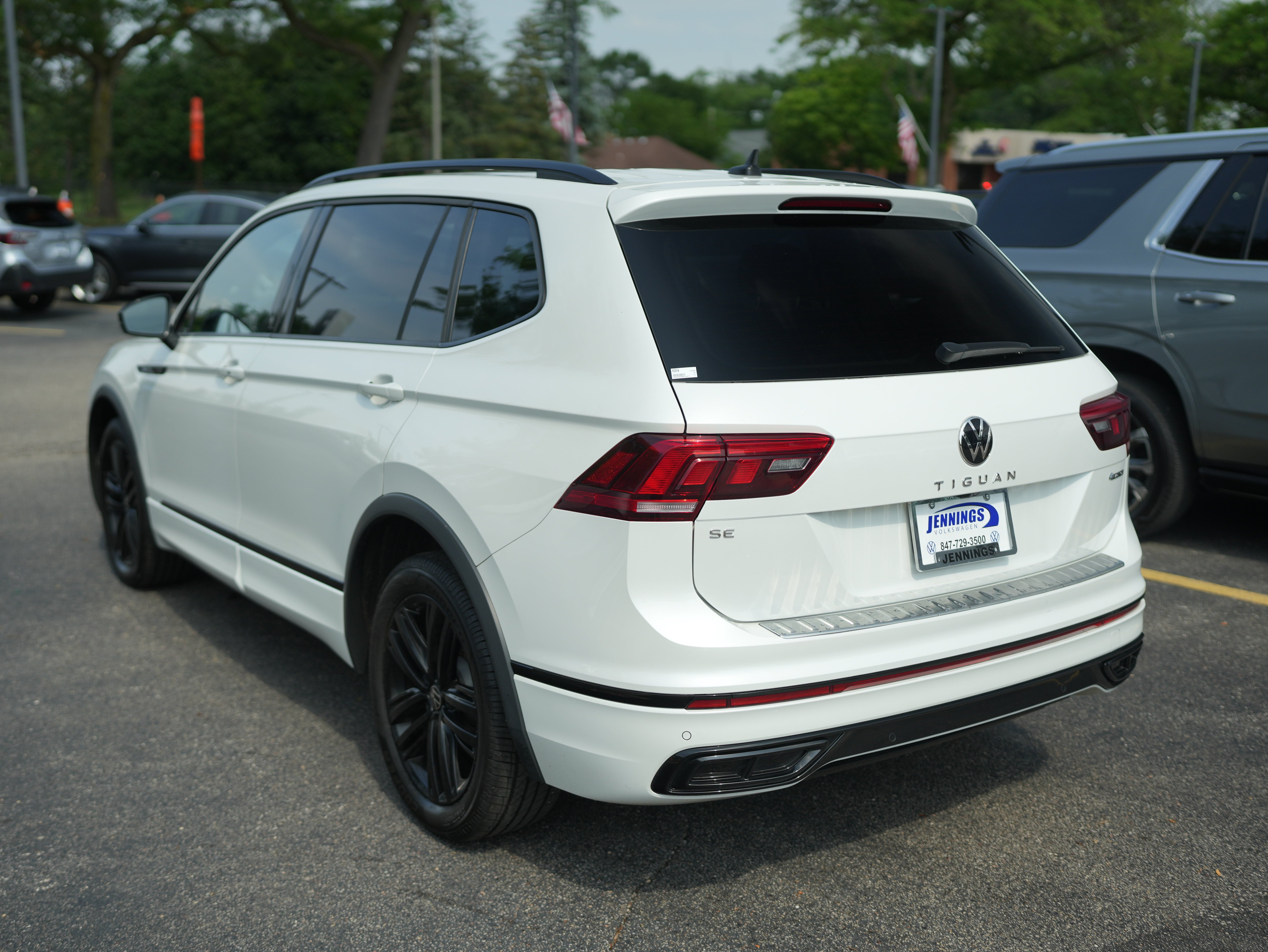 2022 Volkswagen Tiguan 2.0T SE R-Line Black
