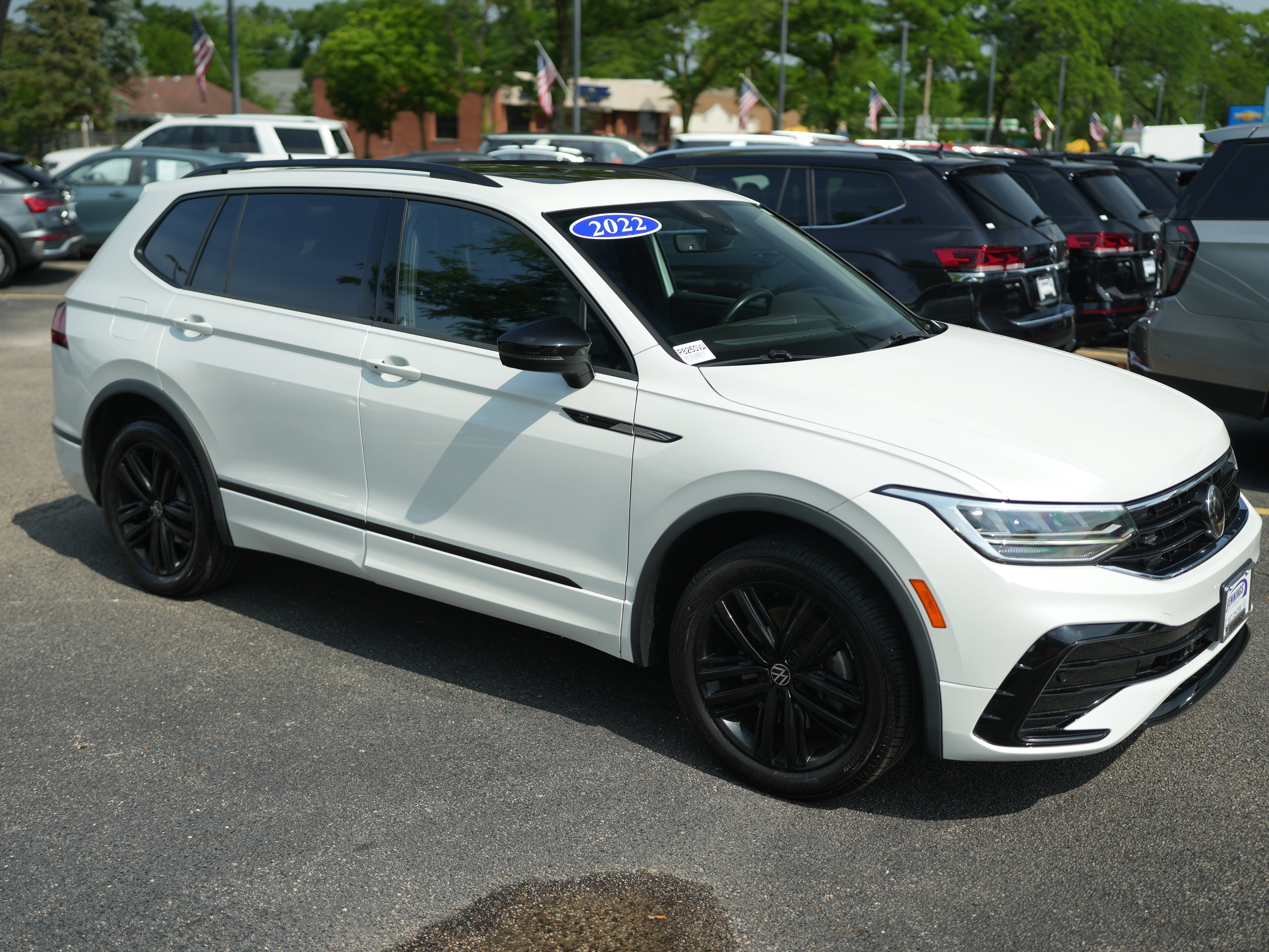 2022 Volkswagen Tiguan 2.0T SE R-Line Black