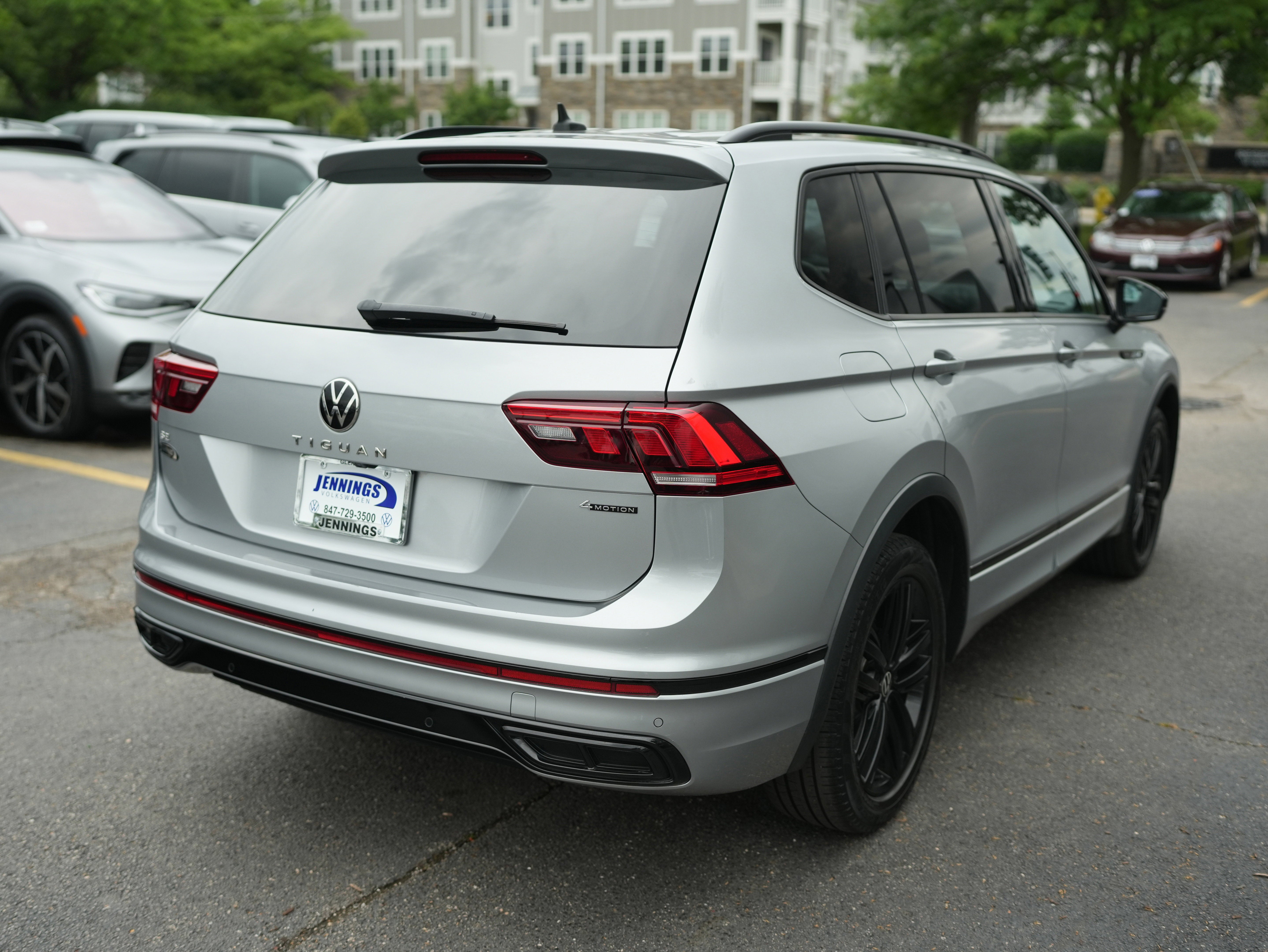 2022 Volkswagen Tiguan 2.0T SE R-Line Black