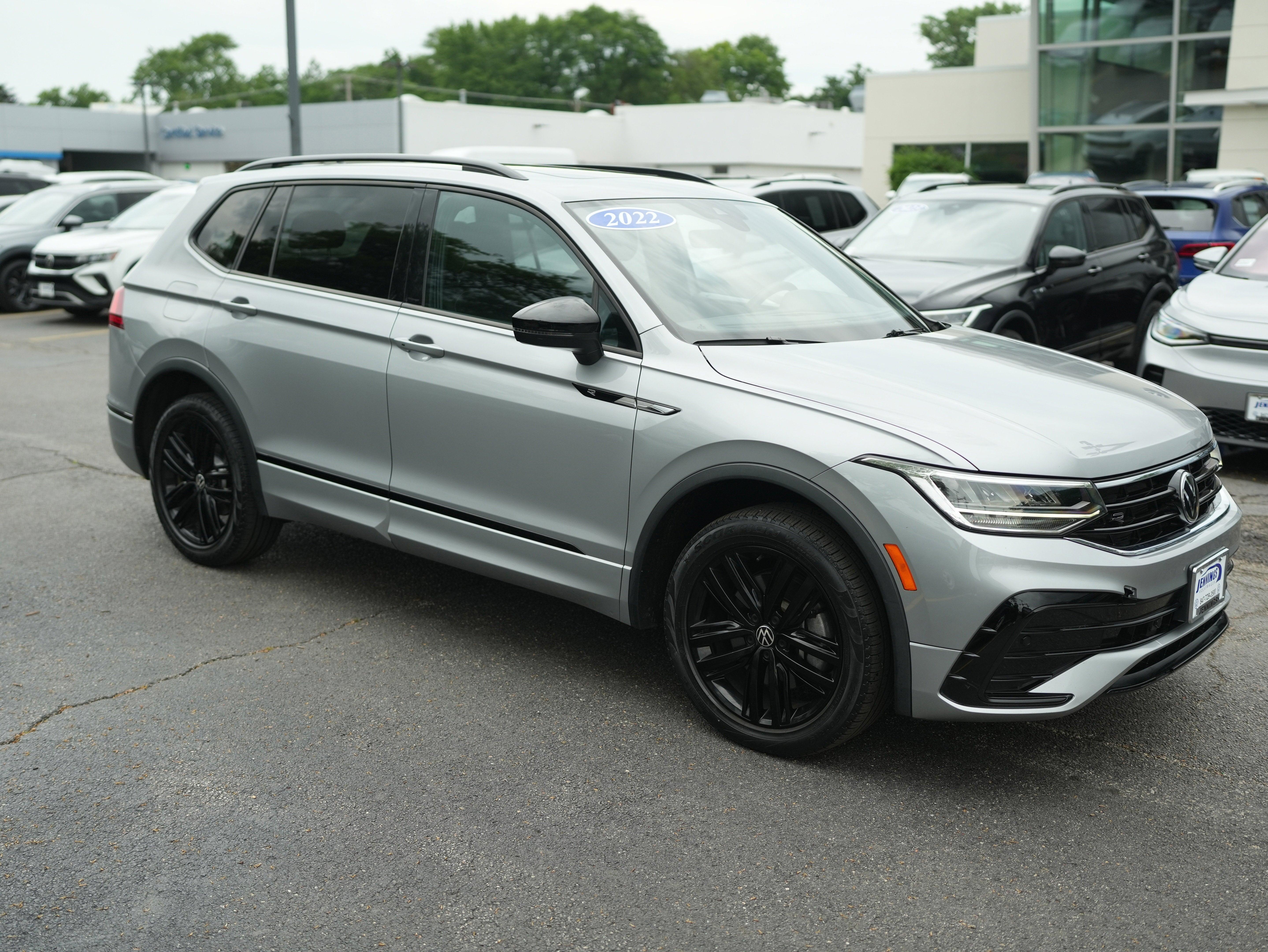 2022 Volkswagen Tiguan 2.0T SE R-Line Black