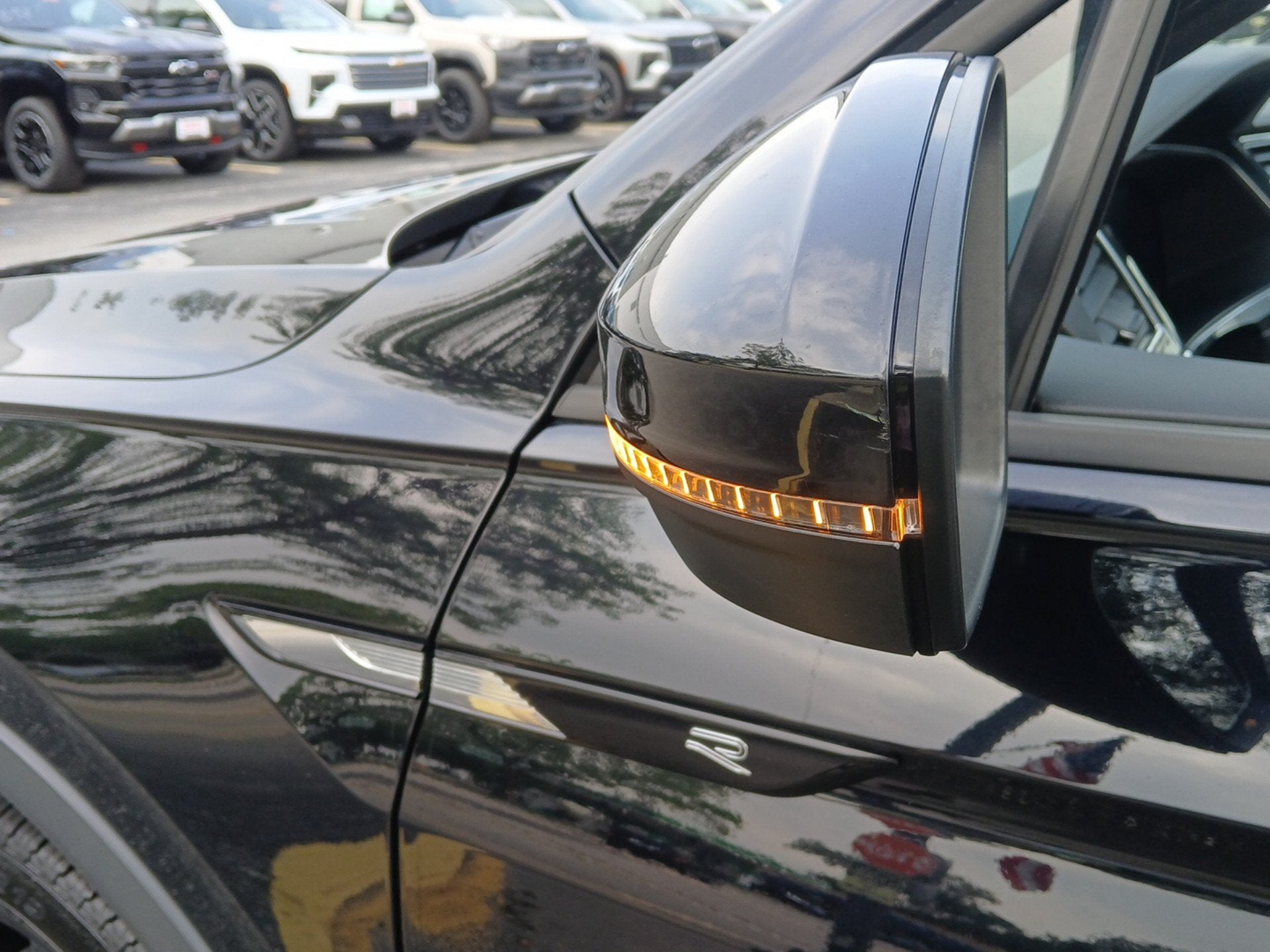 2022 Volkswagen Tiguan 2.0T SE R-Line Black