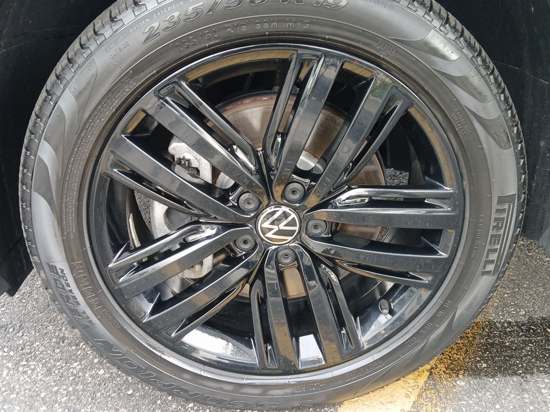 2022 Volkswagen Tiguan 2.0T SE R-Line Black