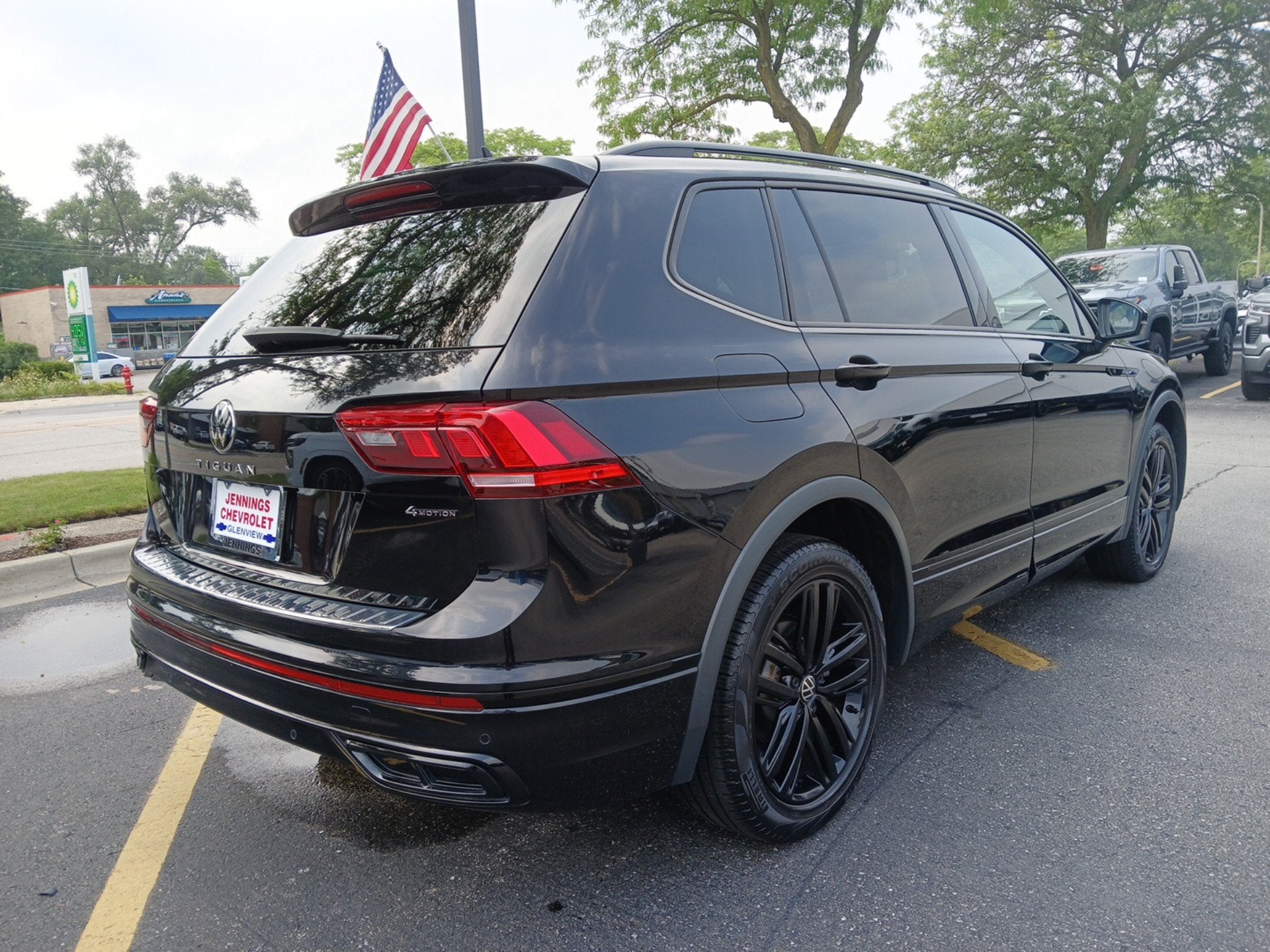 2022 Volkswagen Tiguan 2.0T SE R-Line Black