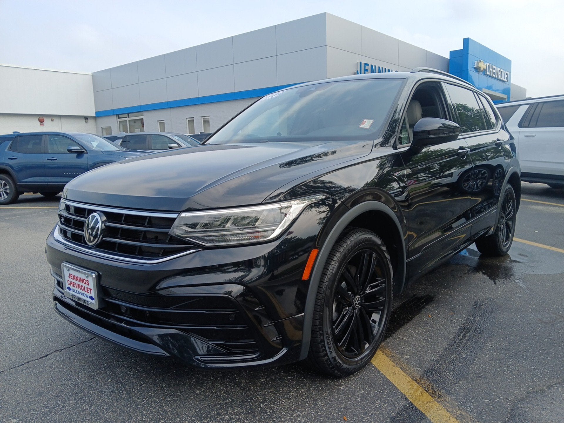 2022 Volkswagen Tiguan 2.0T SE R-Line Black