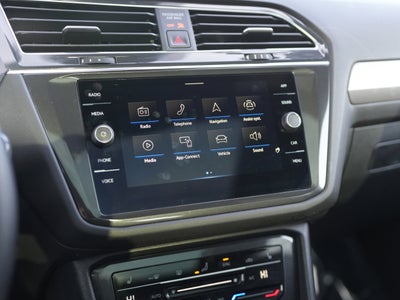 2023 Volkswagen Tiguan SE R-Line Black