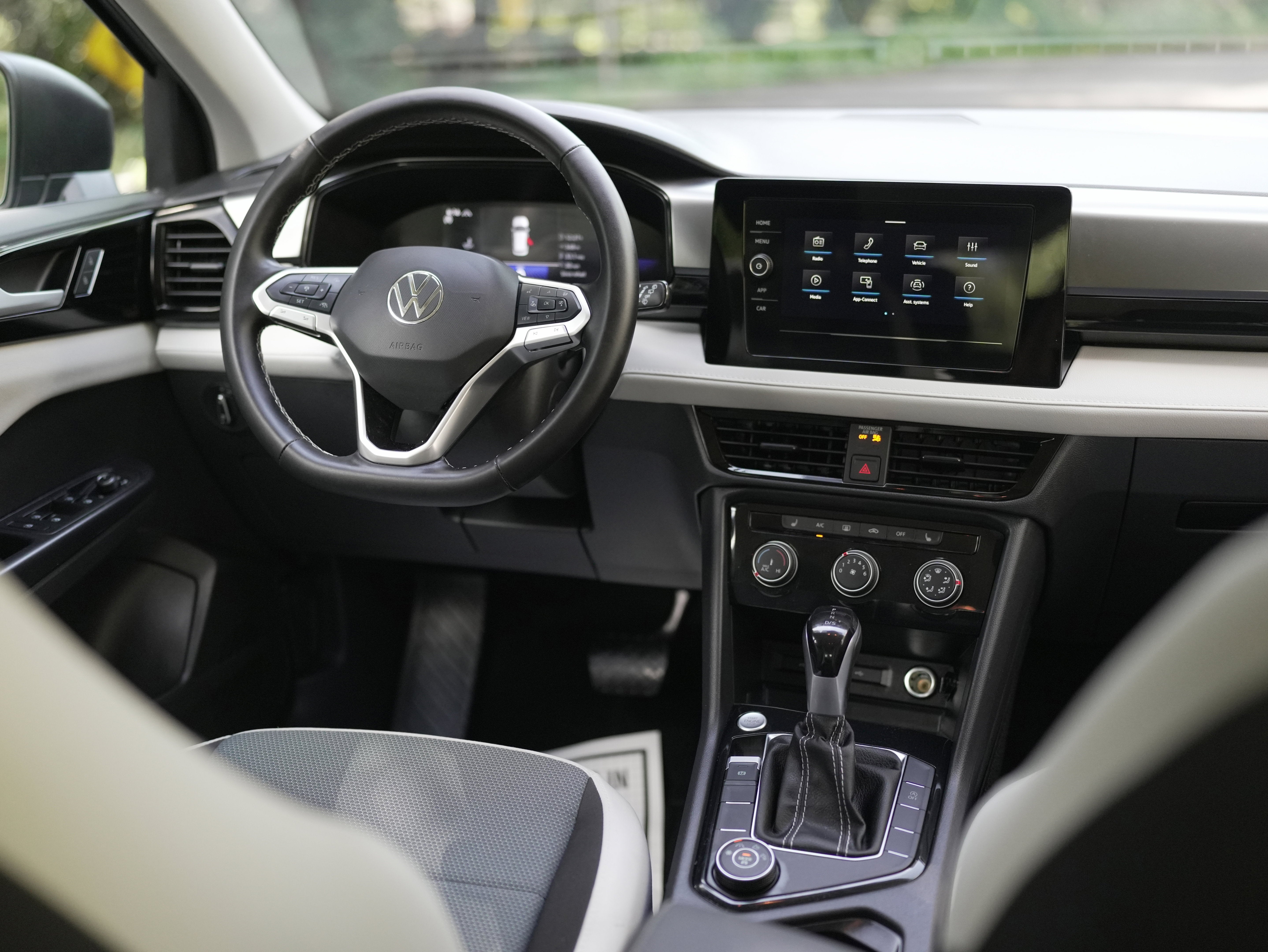 2025 Volkswagen Taos S