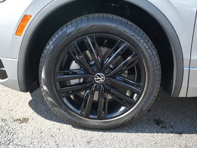 2022 Volkswagen Tiguan SE R-Line Black