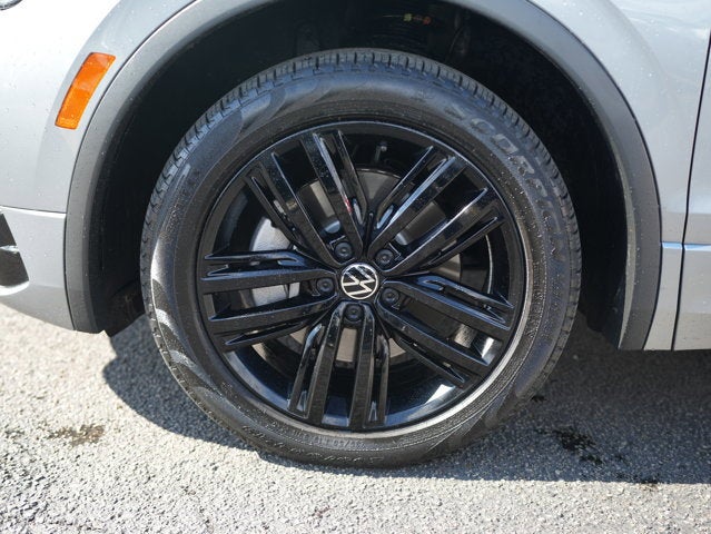 2022 Volkswagen Tiguan SE R-Line Black