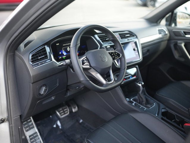 2022 Volkswagen Tiguan SE R-Line Black