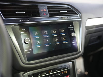 2022 Volkswagen Tiguan SE R-Line Black