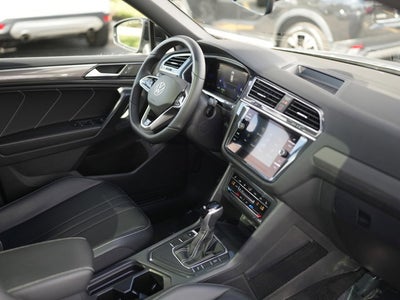 2022 Volkswagen Tiguan SE R-Line Black