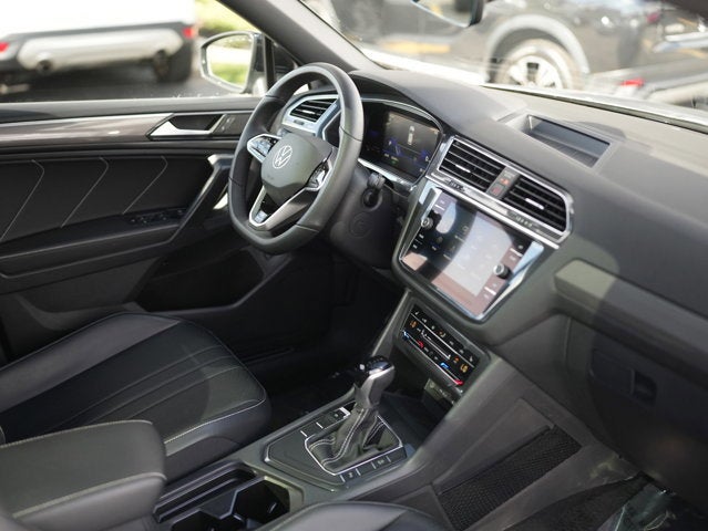 2022 Volkswagen Tiguan SE R-Line Black