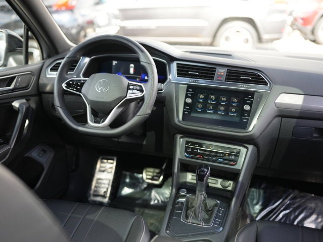 2022 Volkswagen Tiguan SE R-Line Black